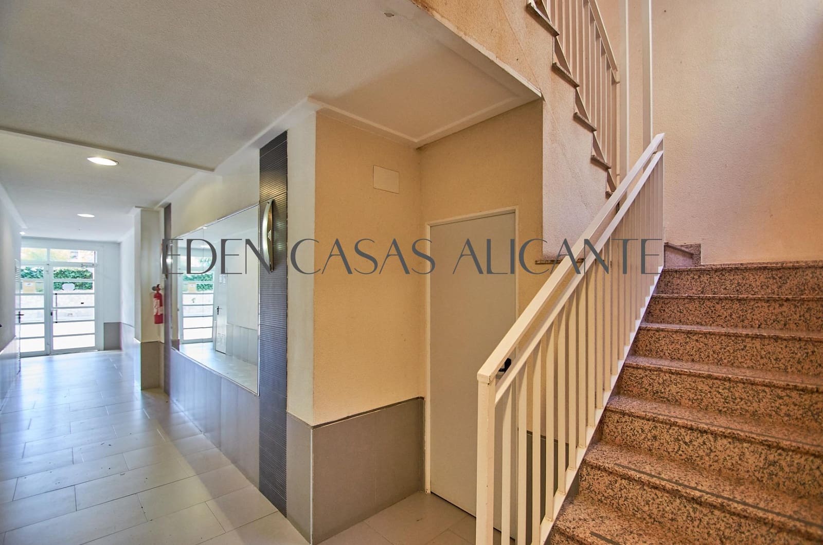 2 slaapkamer Flat te koop in El Campello met zwembad - € 189.000 (Ref: 9541608)