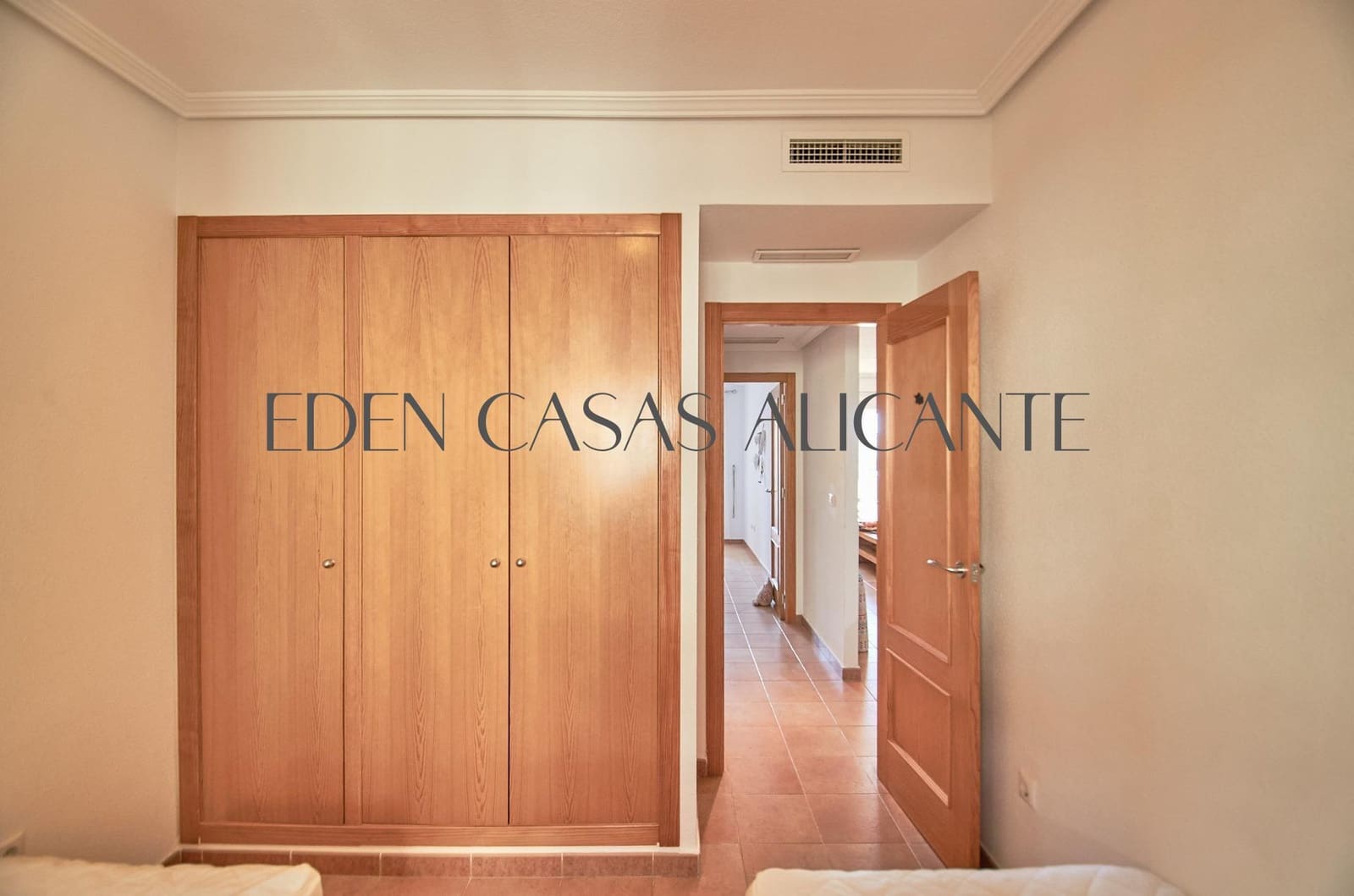 2 bedroom Flat for sale in El Campello with pool - € 186,000 (Ref: 9541608)