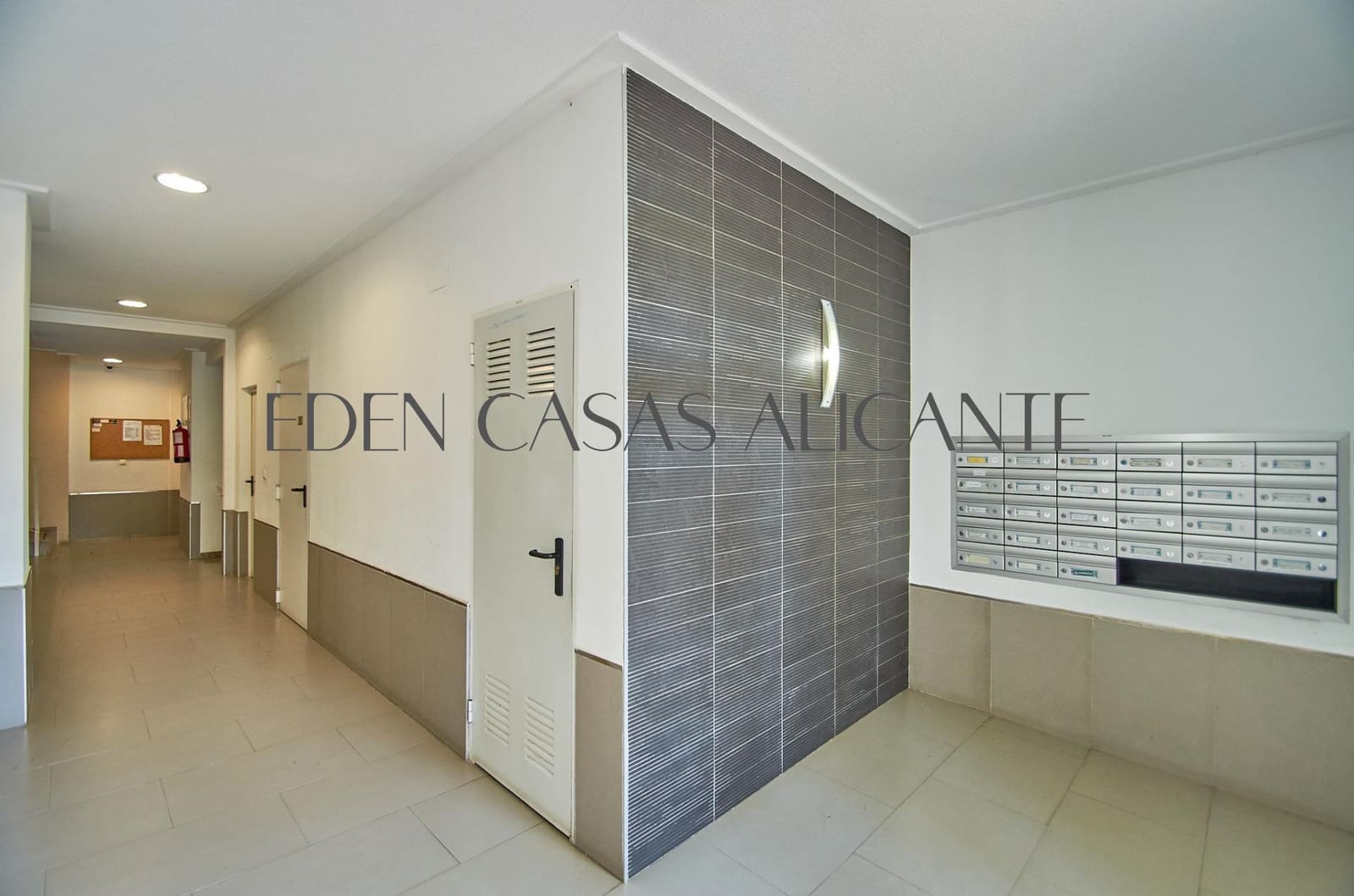 2 bedroom Flat for sale in El Campello with pool - € 186,000 (Ref: 9541608)