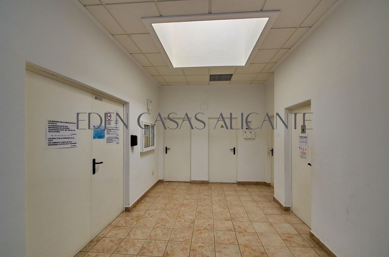 2 bedroom Flat for sale in El Campello with pool - € 186,000 (Ref: 9541608)