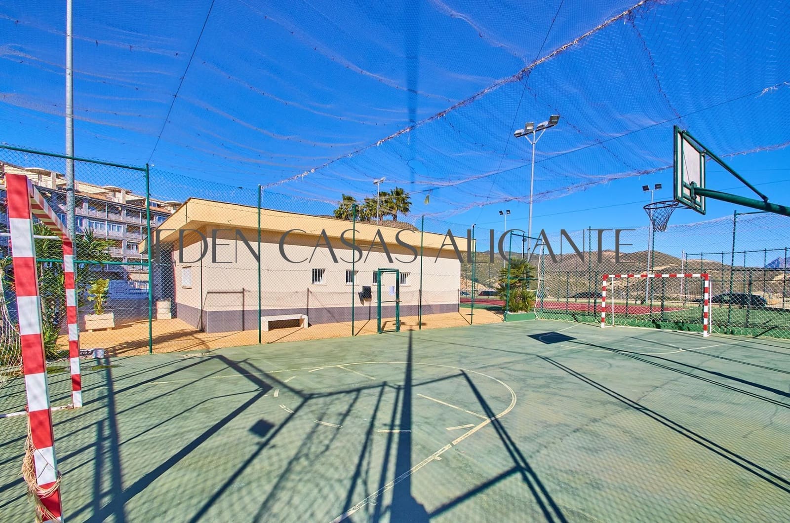 2 bedroom Flat for sale in El Campello with pool - € 186,000 (Ref: 9541608)