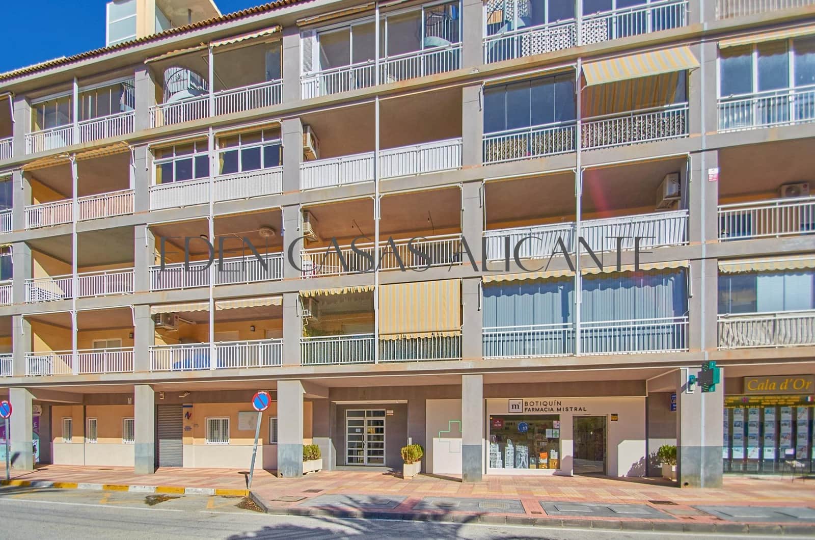 2 bedroom Flat for sale in El Campello with pool - € 186,000 (Ref: 9541608)