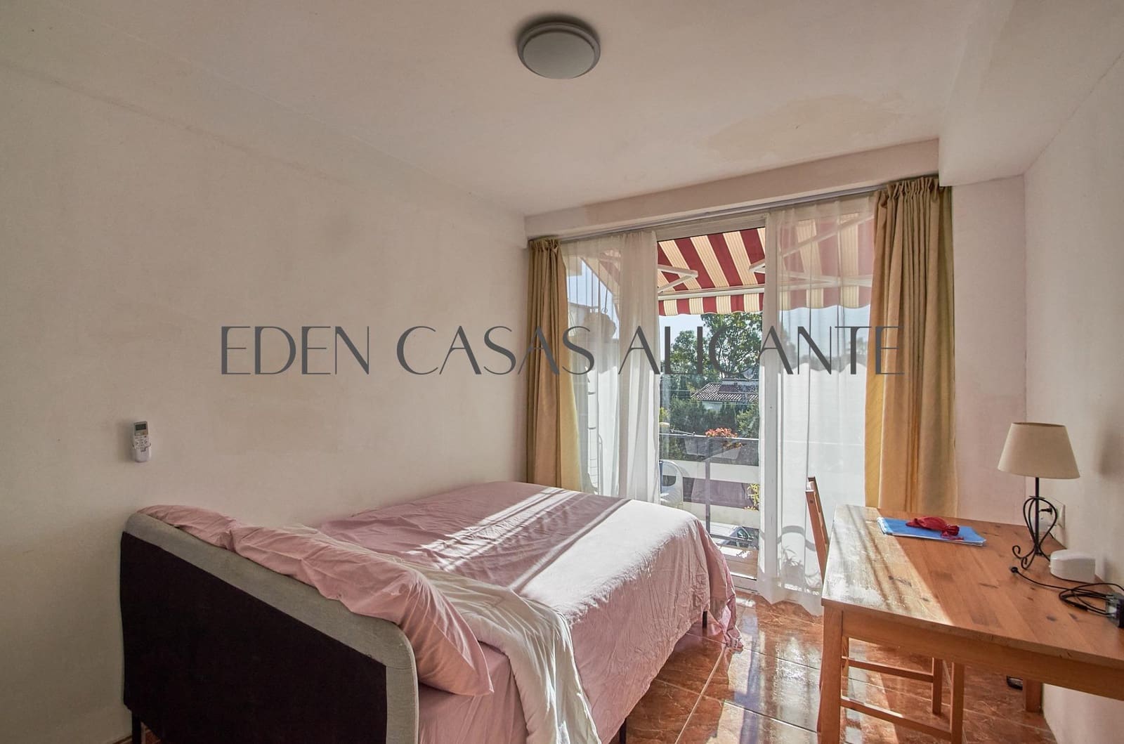 2 sovrum Lägenhet till salu i El Campello - 210 000 € (Ref: 9541609)