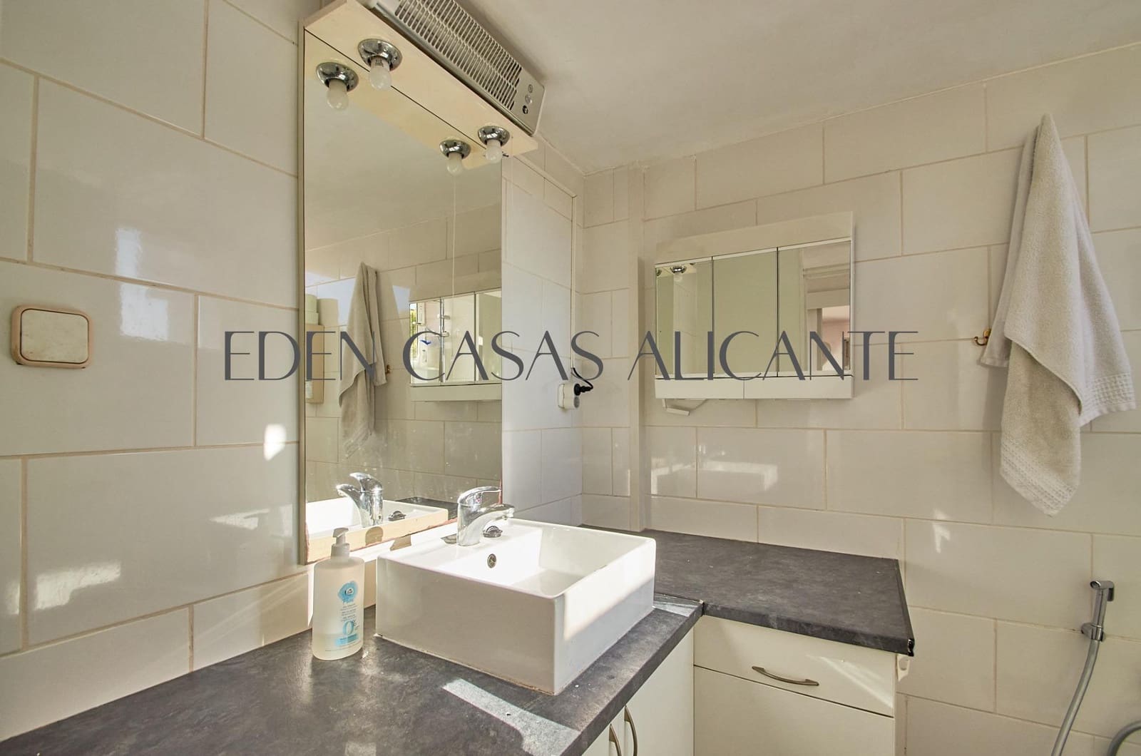 2 sovrum Lägenhet till salu i El Campello - 210 000 € (Ref: 9541609)