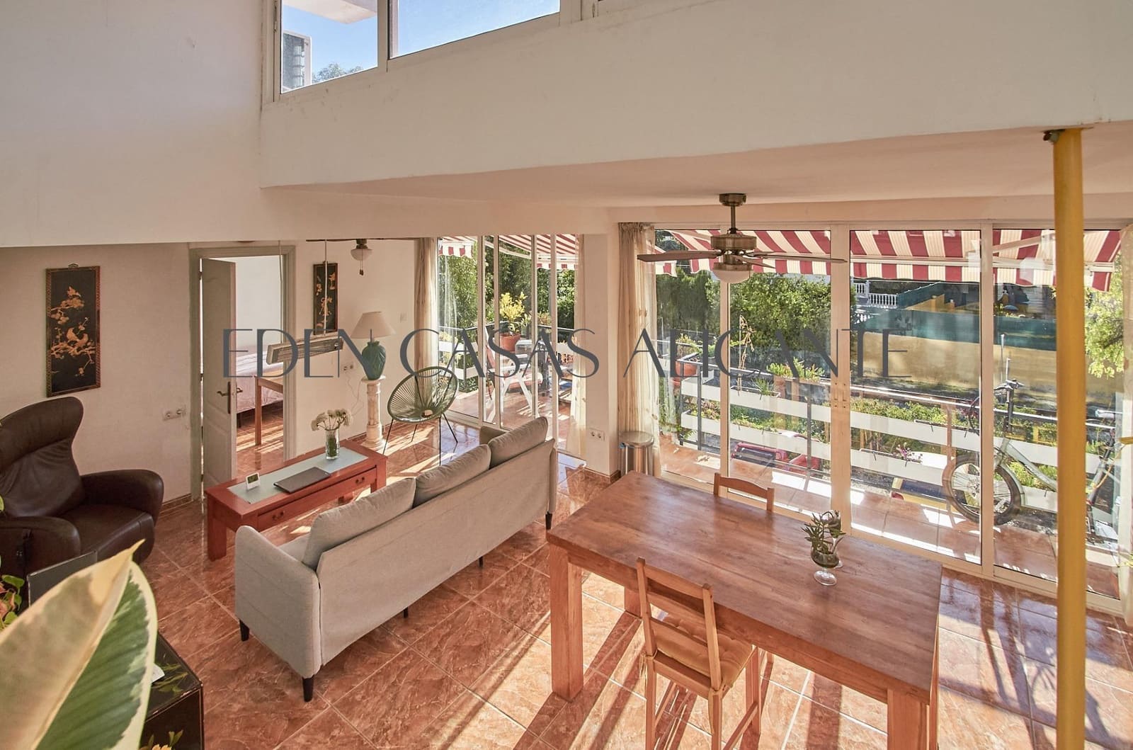 2 sovrum Lägenhet till salu i El Campello - 210 000 € (Ref: 9541609)