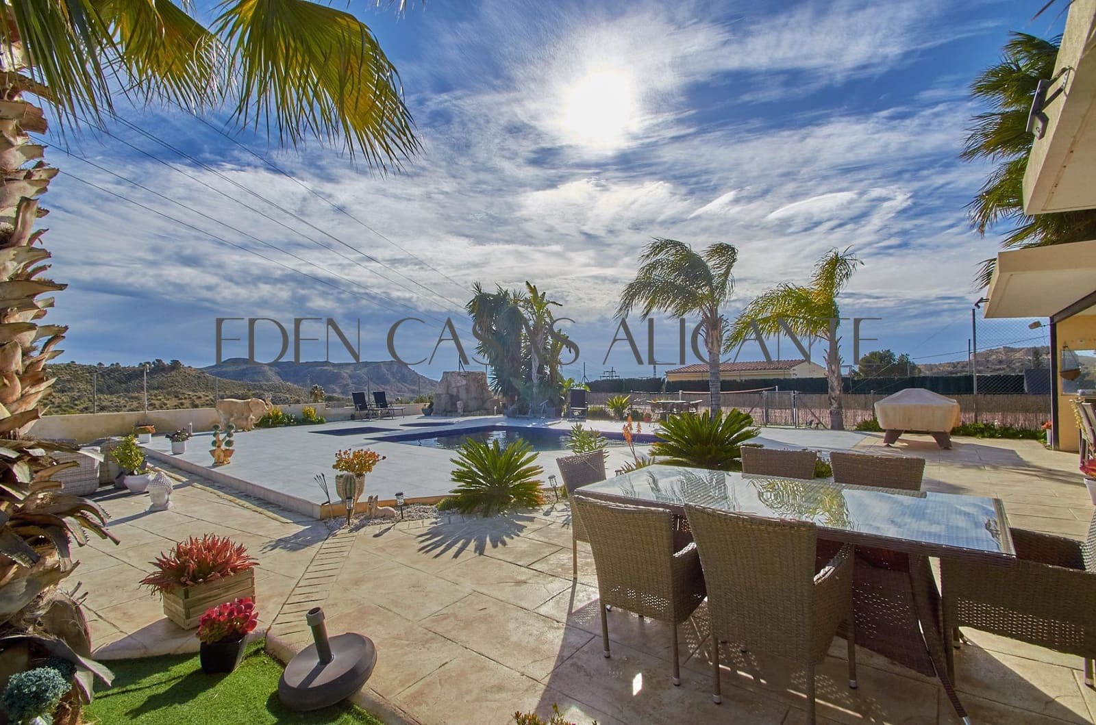 5 bedroom Villa for sale in Jijona / Xixona with pool garage - € 449,000 (Ref: 9551881)