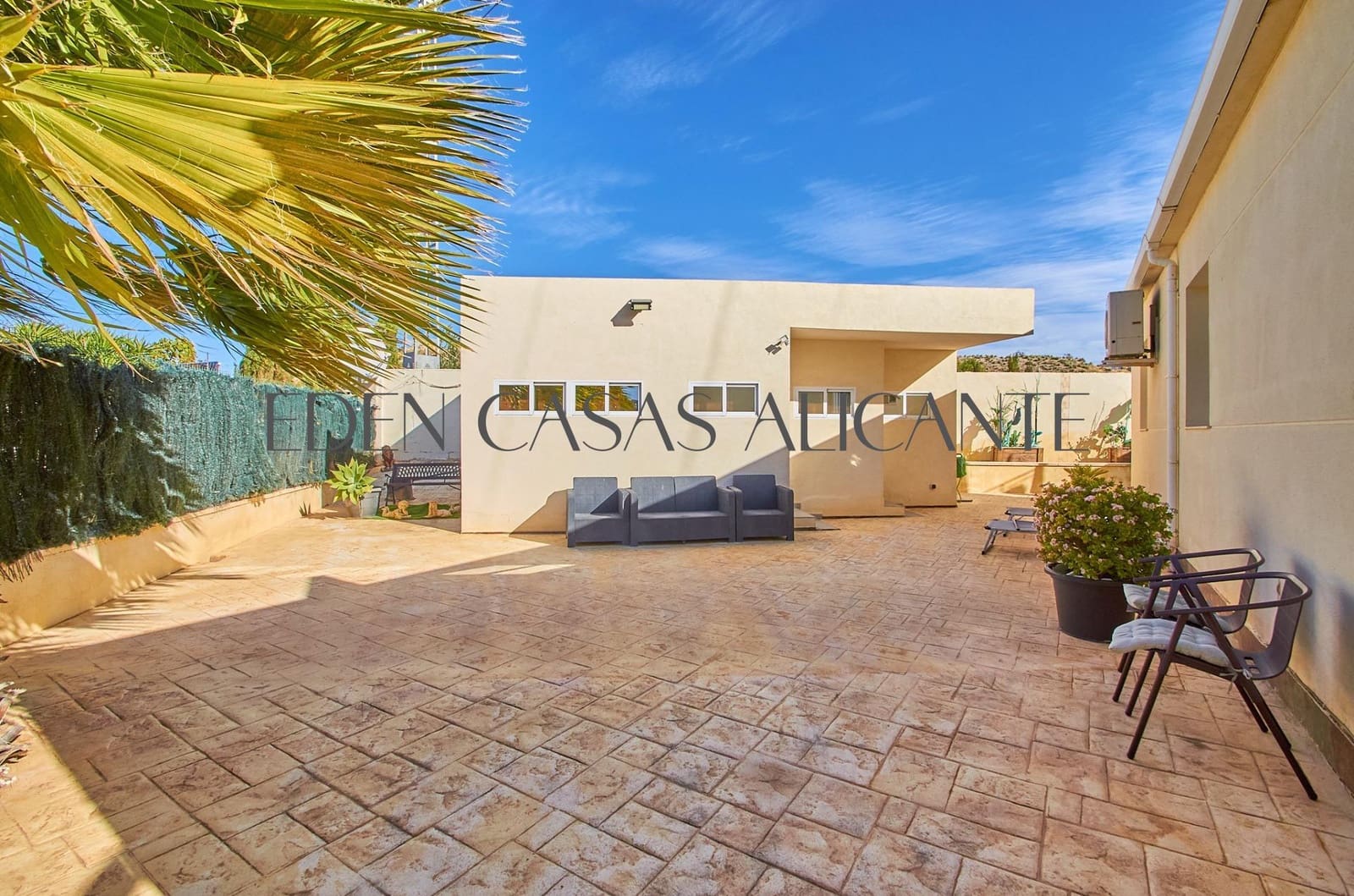 5 bedroom Villa for sale in Jijona / Xixona with pool garage - € 449,000 (Ref: 9551881)