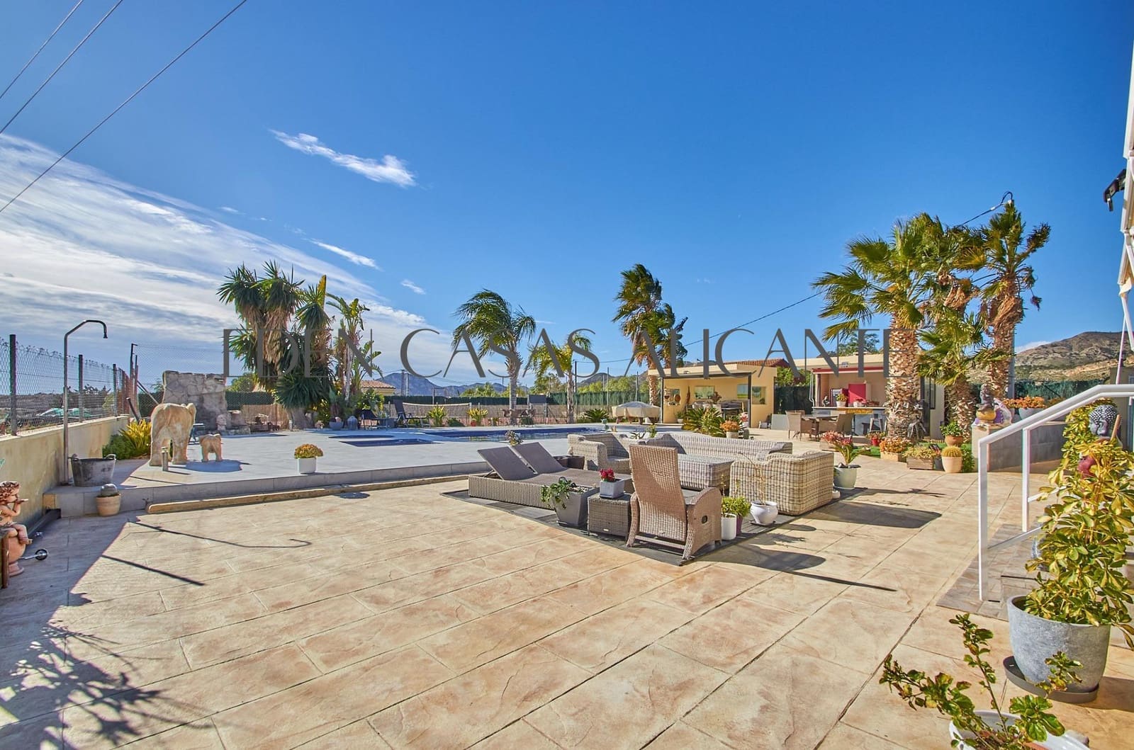 5 bedroom Villa for sale in Jijona / Xixona with pool garage - € 449,000 (Ref: 9551881)