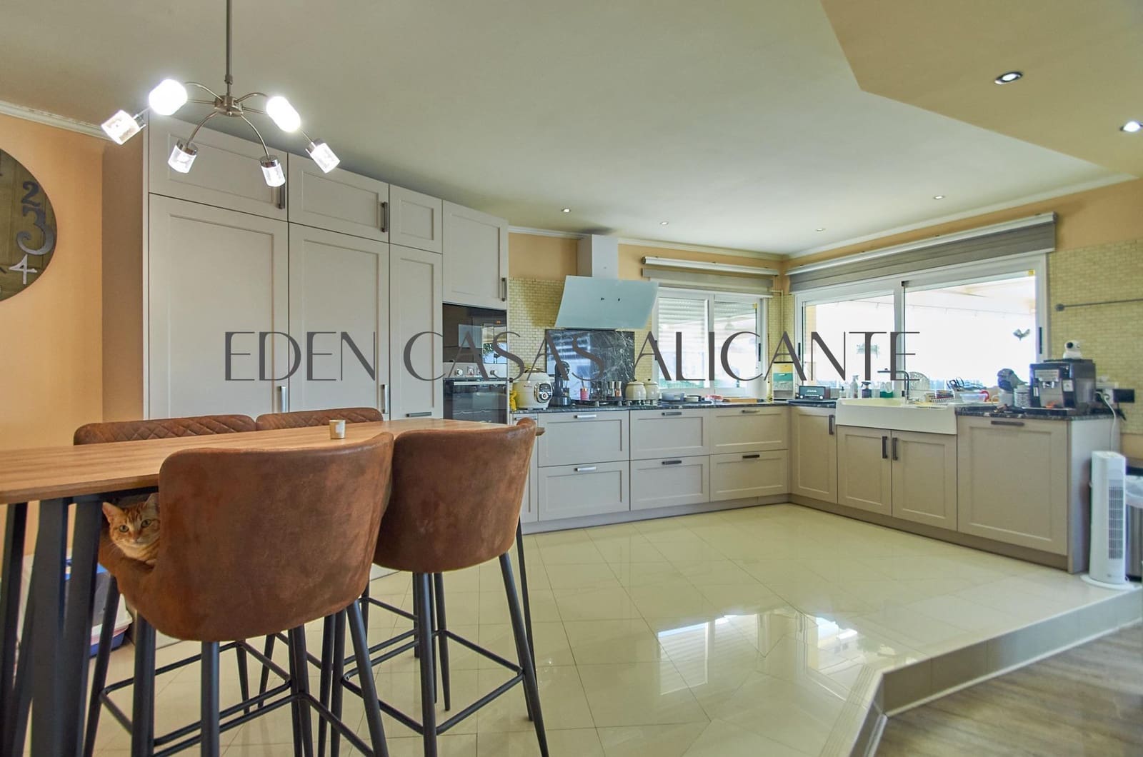 5 bedroom Villa for sale in Jijona / Xixona with pool garage - € 449,000 (Ref: 9551881)