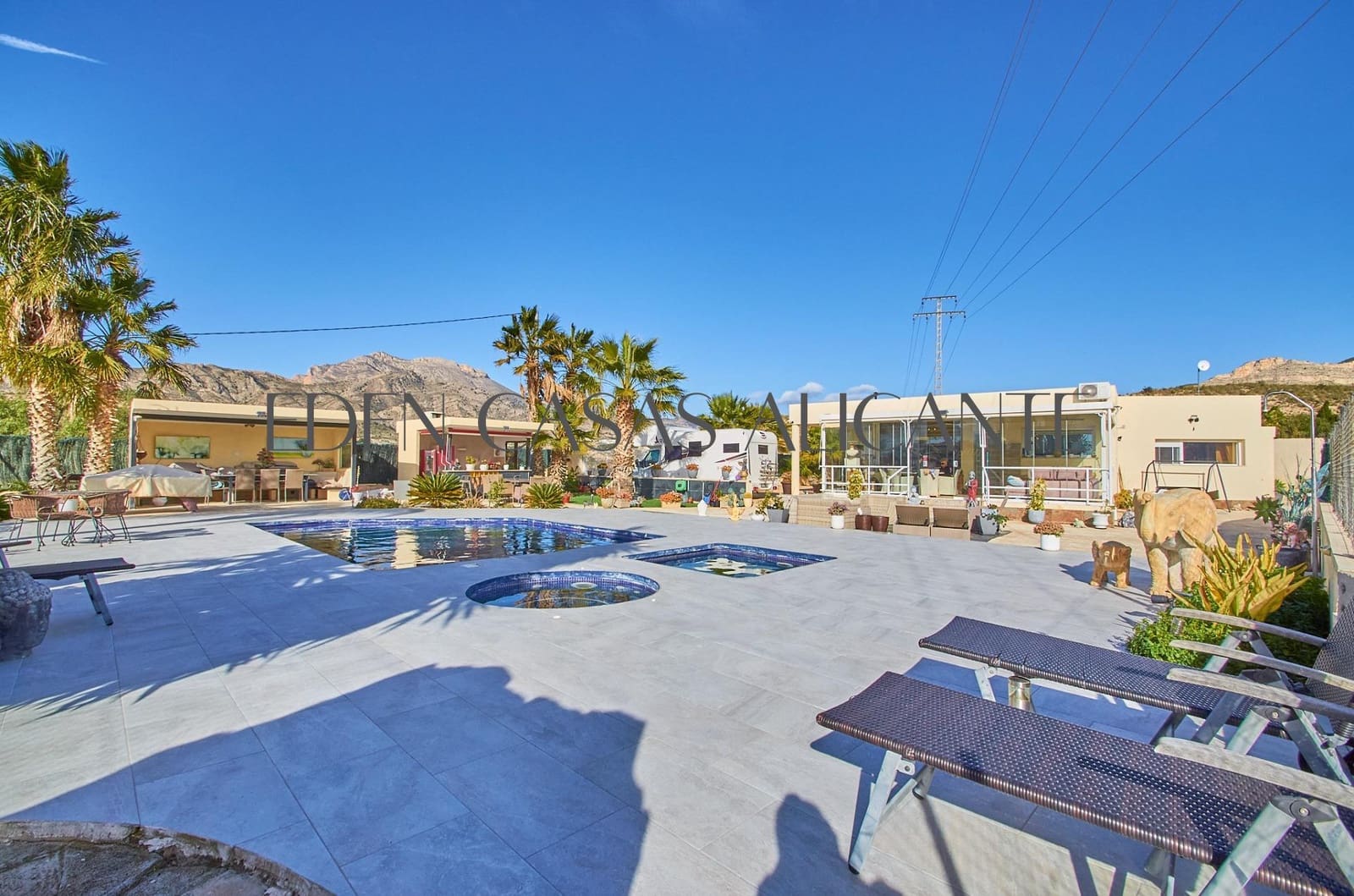 5 bedroom Villa for sale in Jijona / Xixona with pool garage - € 449,000 (Ref: 9551881)