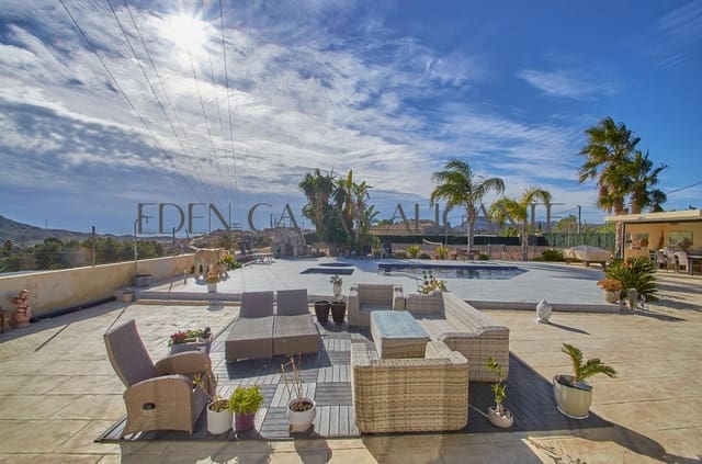 5 bedroom Villa for sale in Jijona / Xixona with pool garage - € 449,000 (Ref: 9551881)