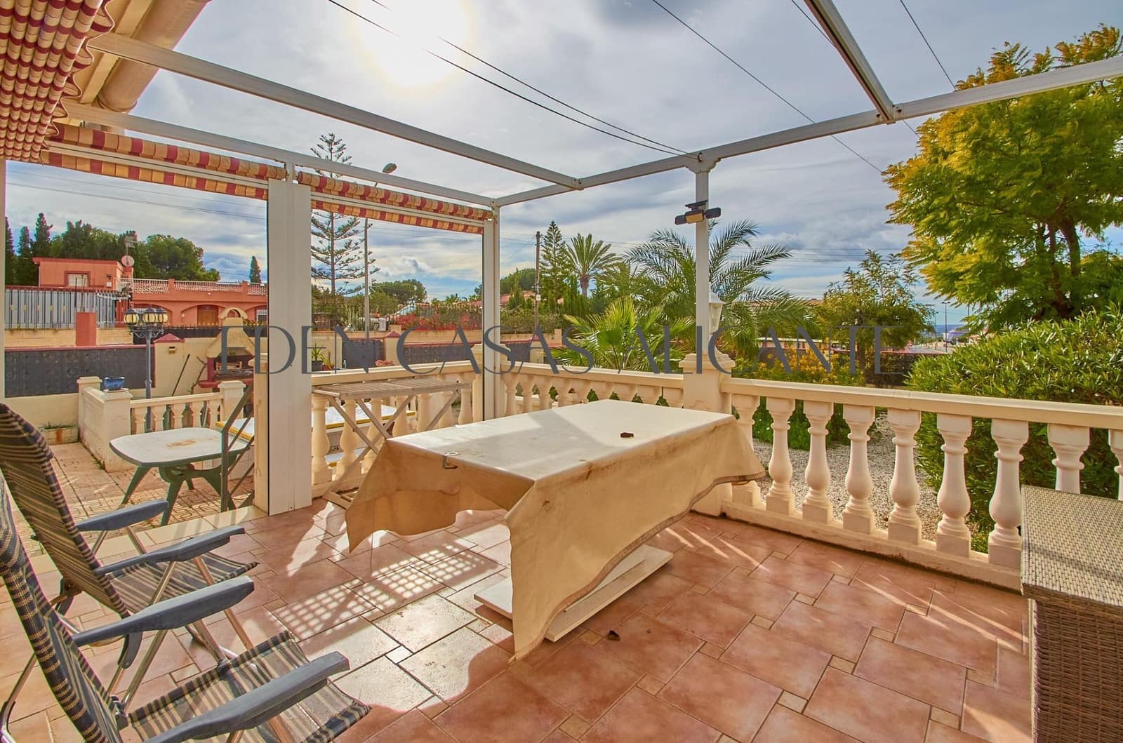 4 soverom Villa til salgs i Busot med svømmebasseng garasje - € 395 000 (Ref: 9551882)