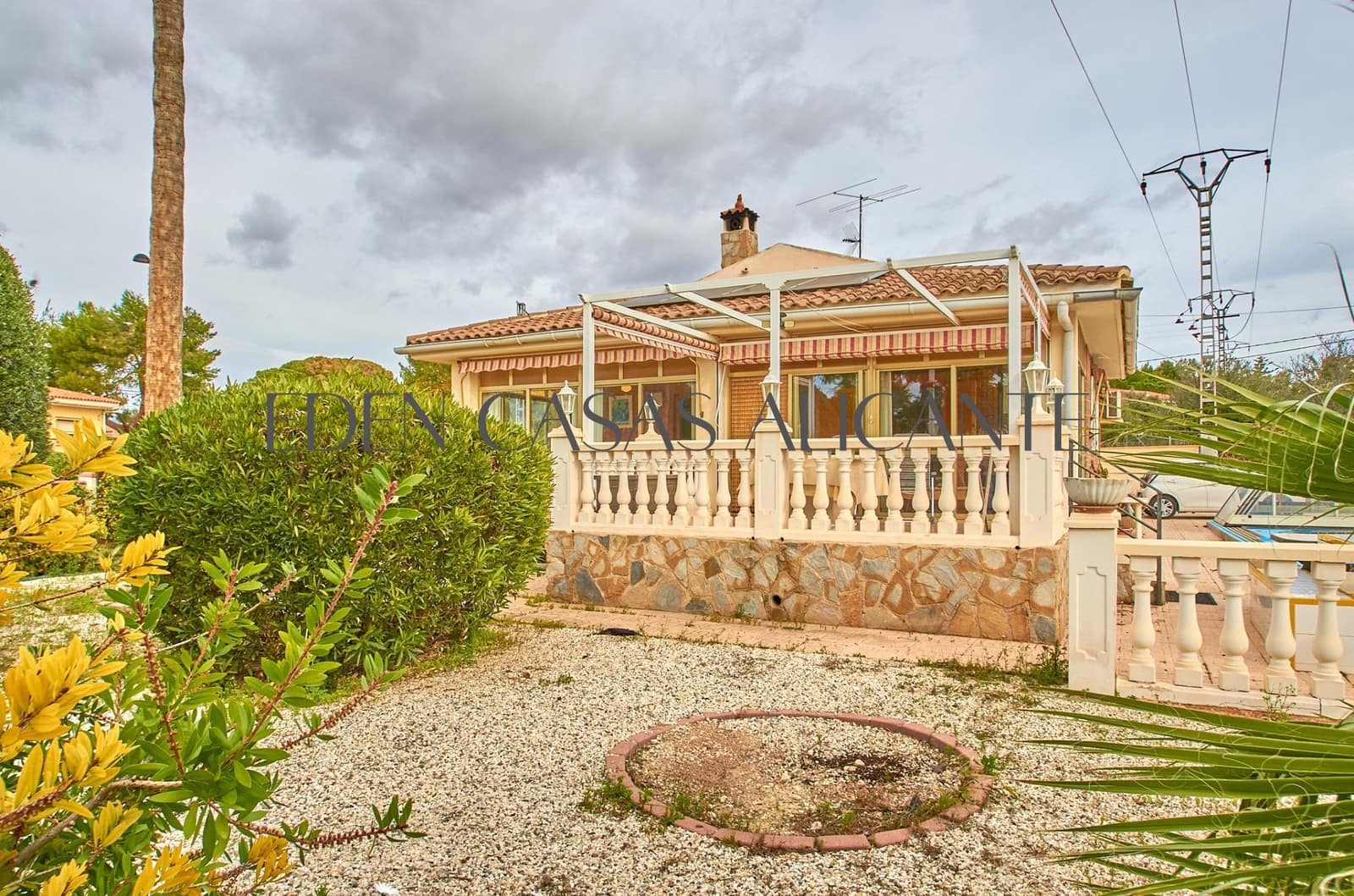 4 soverom Villa til salgs i Busot med svømmebasseng garasje - € 395 000 (Ref: 9551882)