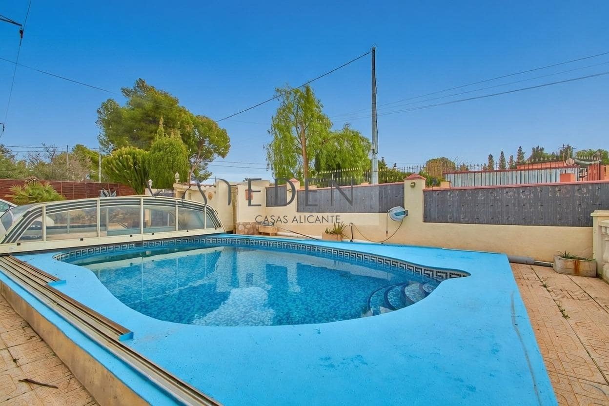 4 bedroom Villa for sale in Busot with pool garage - € 395,000 (Ref: 9551882)