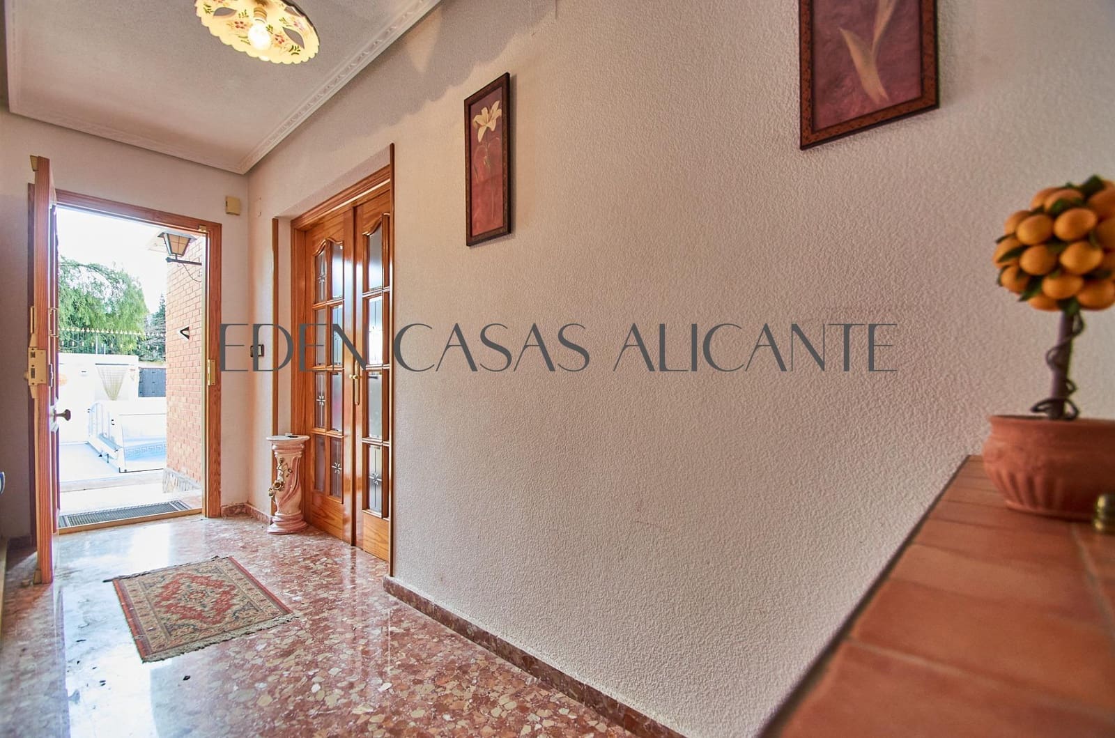 4 bedroom Villa for sale in Busot with pool garage - € 395,000 (Ref: 9551882)