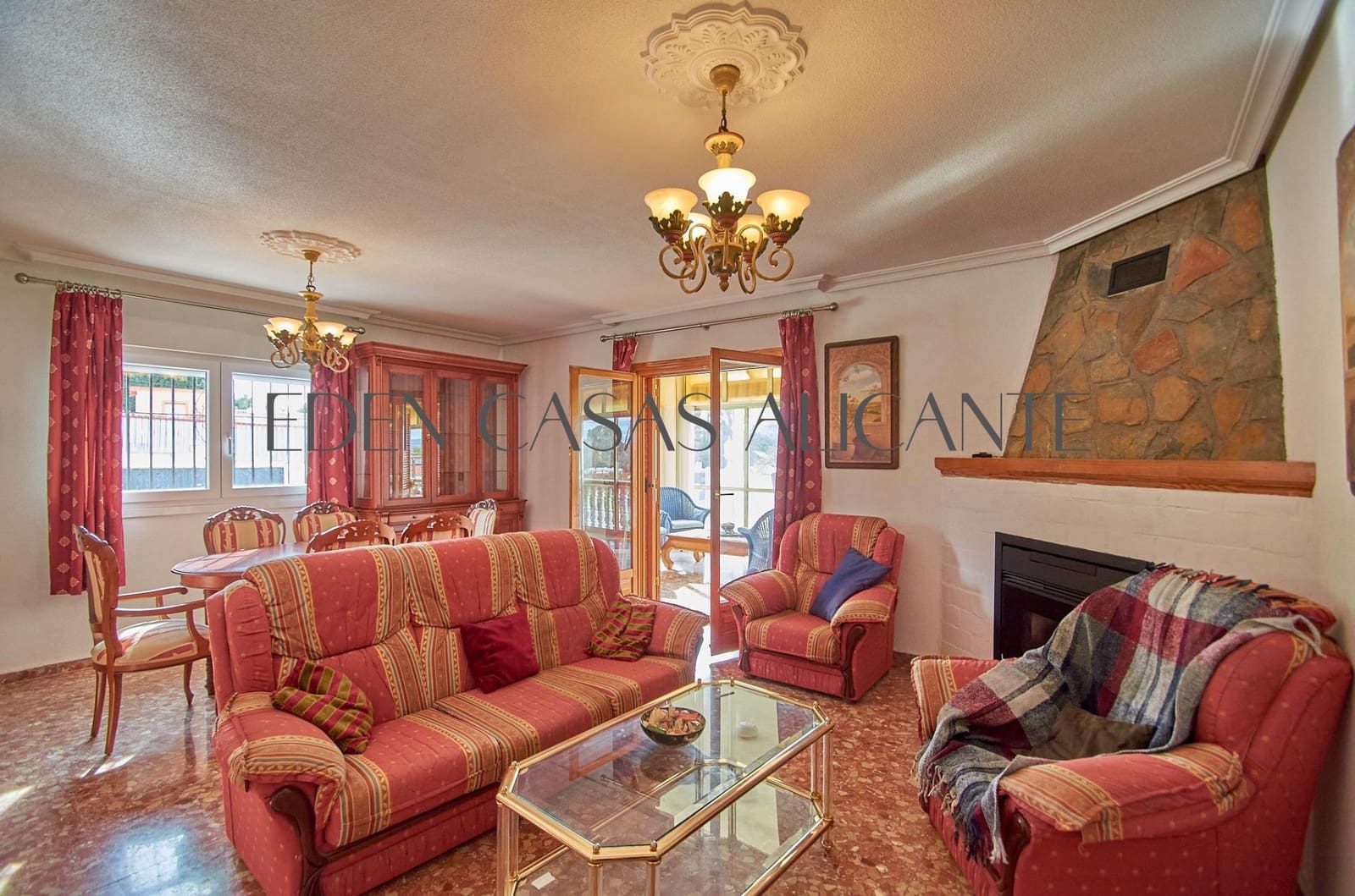 4 bedroom Villa for sale in Busot with pool garage - € 395,000 (Ref: 9551882)