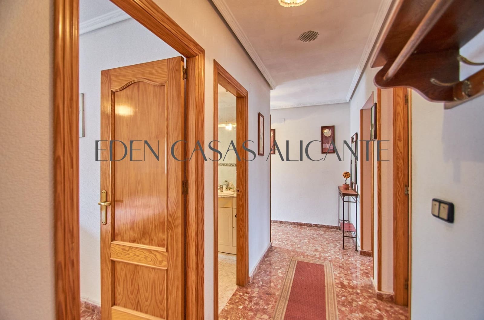 4 bedroom Villa for sale in Busot with pool garage - € 395,000 (Ref: 9551882)