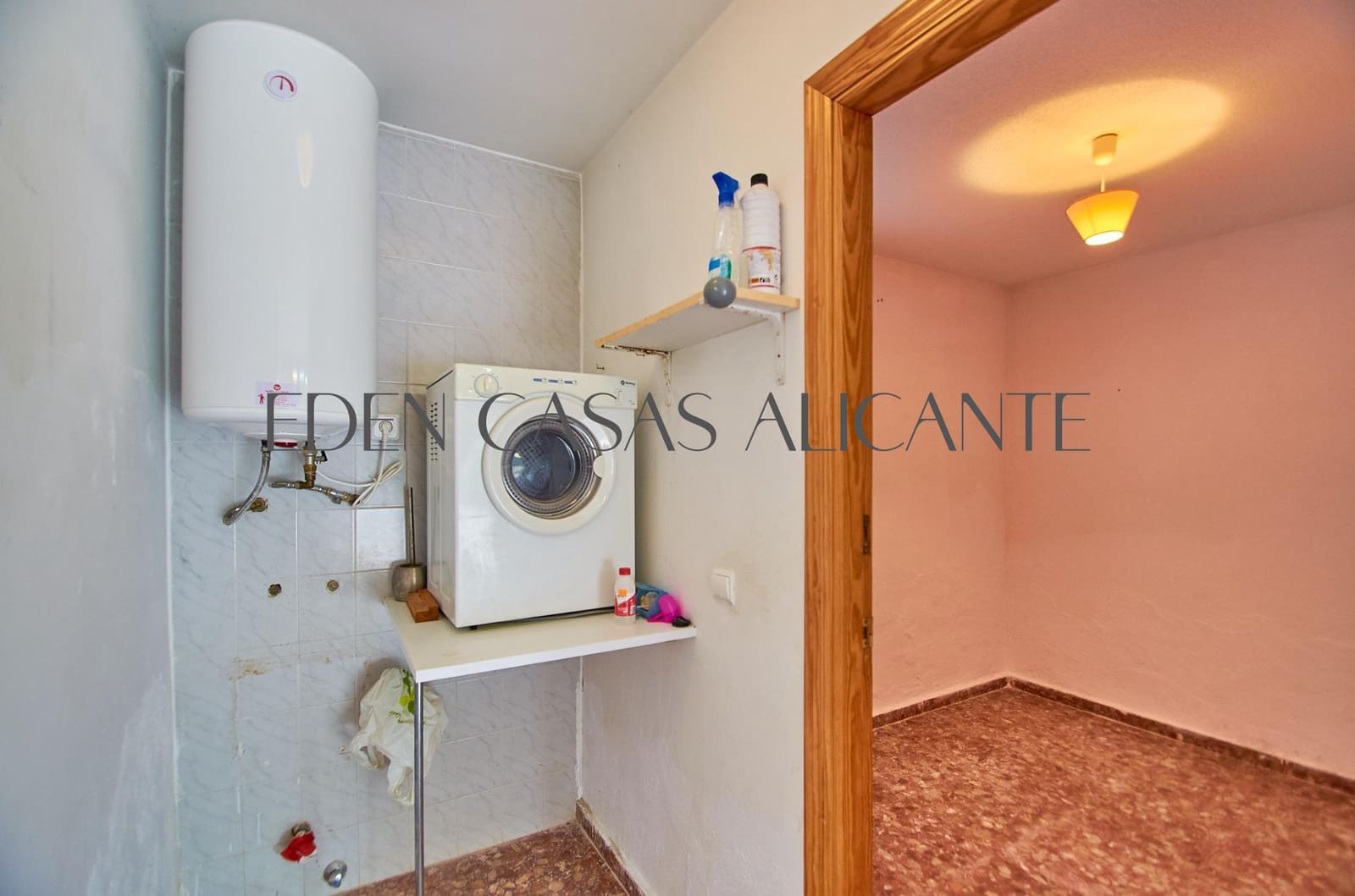 4 bedroom Villa for sale in Busot with pool garage - € 395,000 (Ref: 9551882)