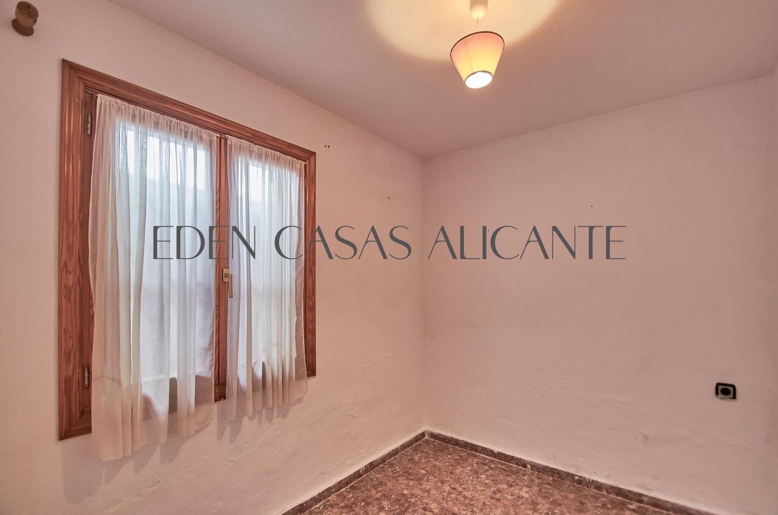 4 bedroom Villa for sale in Busot with pool garage - € 395,000 (Ref: 9551882)