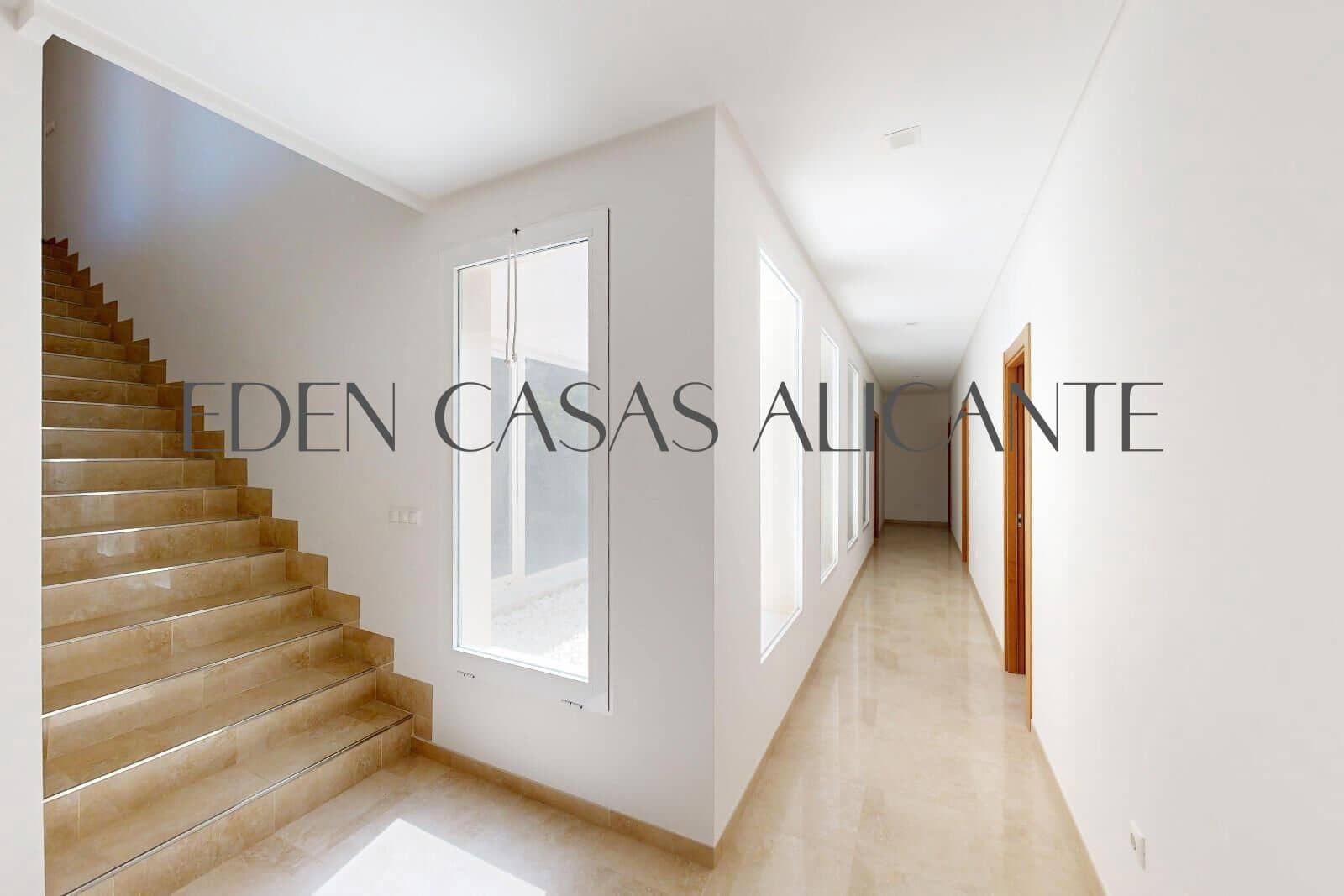 5 sypialnia Willa na sprzedaż w Muchamiel / Mutxamel z basenem garażem - 695 000 € (Ref: 9619479)