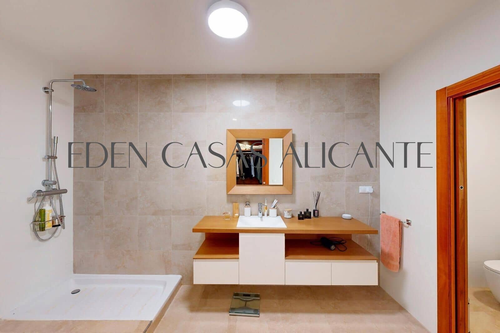 5 sypialnia Willa na sprzedaż w Muchamiel / Mutxamel z basenem garażem - 695 000 € (Ref: 9619479)