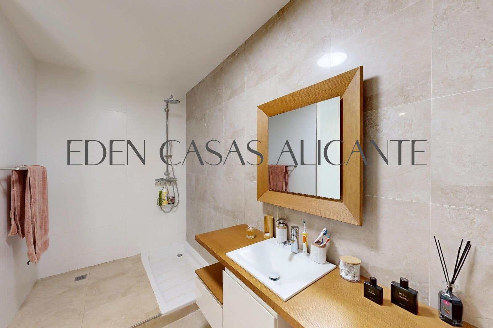 5 sypialnia Willa na sprzedaż w Muchamiel / Mutxamel z basenem garażem - 695 000 € (Ref: 9619479)