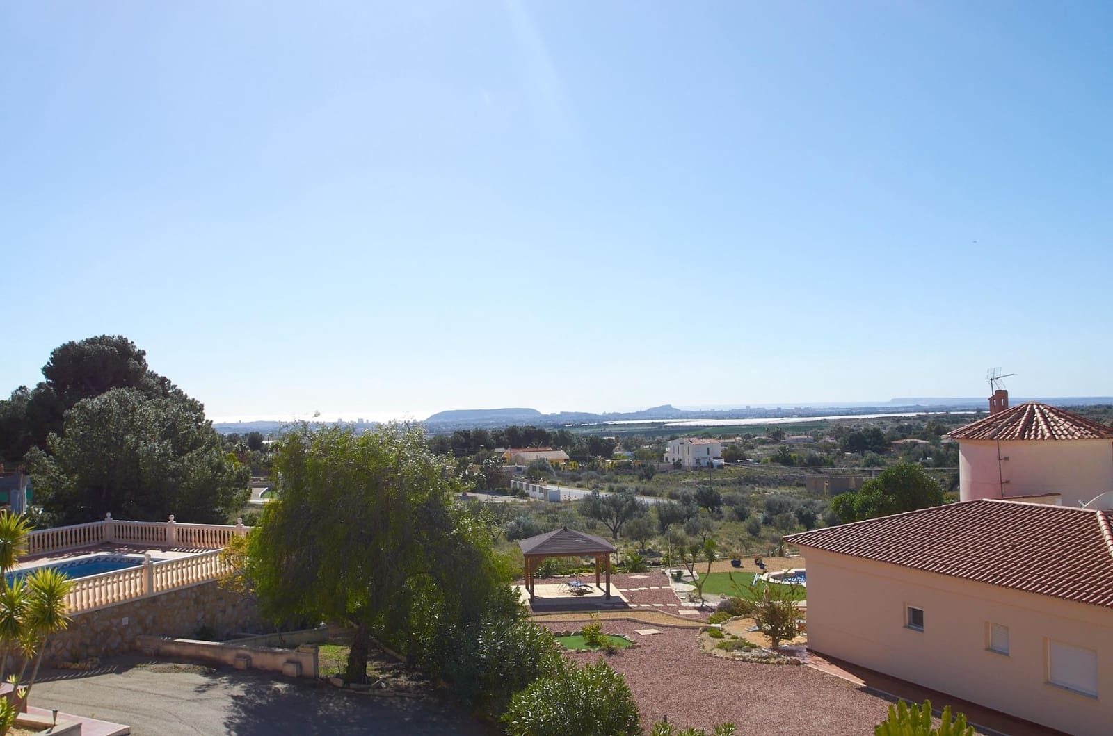 5 sypialnia Willa na sprzedaż w Muchamiel / Mutxamel z basenem garażem - 695 000 € (Ref: 9619479)