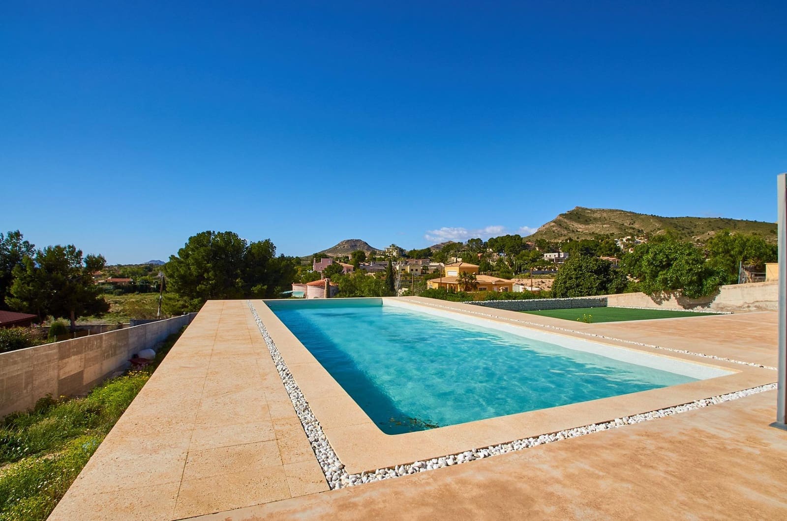 5 sypialnia Willa na sprzedaż w Muchamiel / Mutxamel z basenem garażem - 695 000 € (Ref: 9619479)