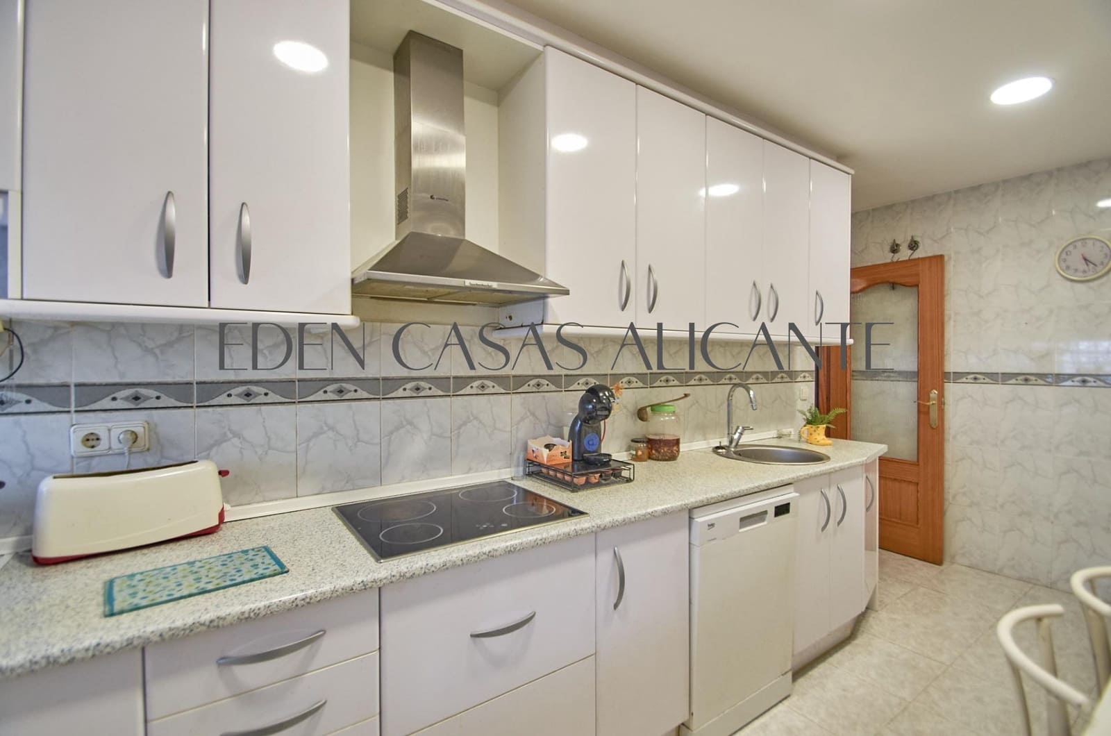 8 bedroom Villa for sale in Muchamiel / Mutxamel with pool - € 570,000 (Ref: 9741858)