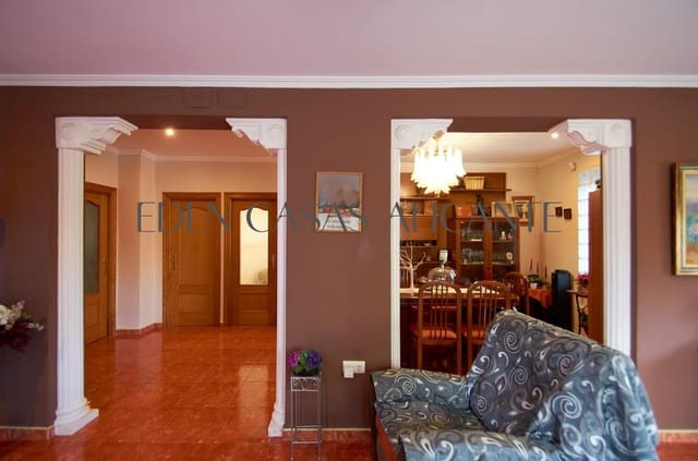 8 bedroom Villa for sale in Muchamiel / Mutxamel with pool - € 570,000 (Ref: 9741858)