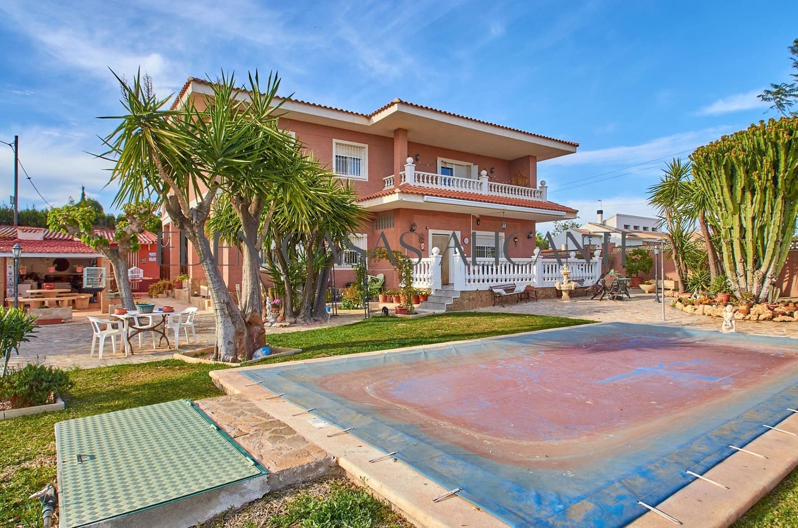 8 bedroom Villa for sale in Muchamiel / Mutxamel with pool - € 570,000 (Ref: 9741858)