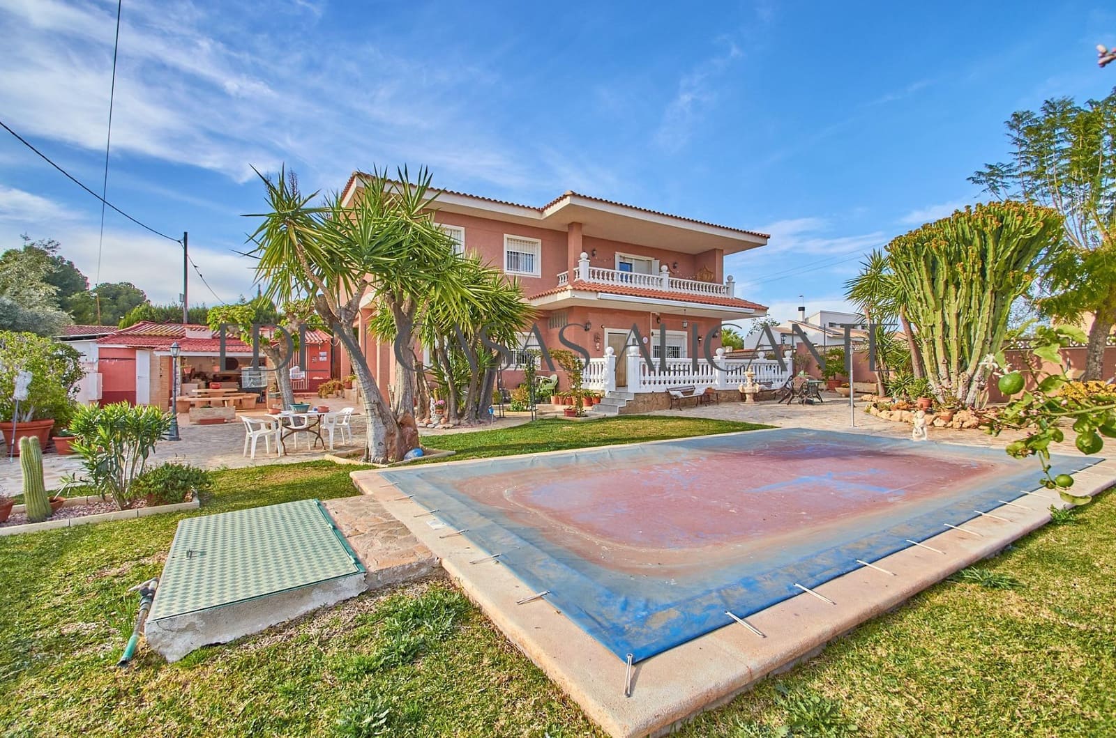 8 bedroom Villa for sale in Muchamiel / Mutxamel with pool - € 570,000 (Ref: 9741858)