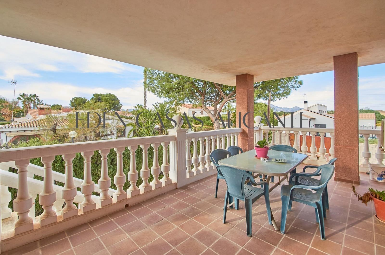 8 bedroom Villa for sale in Muchamiel / Mutxamel with pool - € 570,000 (Ref: 9741858)