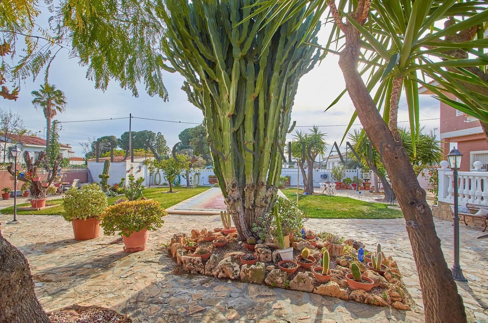 8 bedroom Villa for sale in Muchamiel / Mutxamel with pool - € 570,000 (Ref: 9741858)