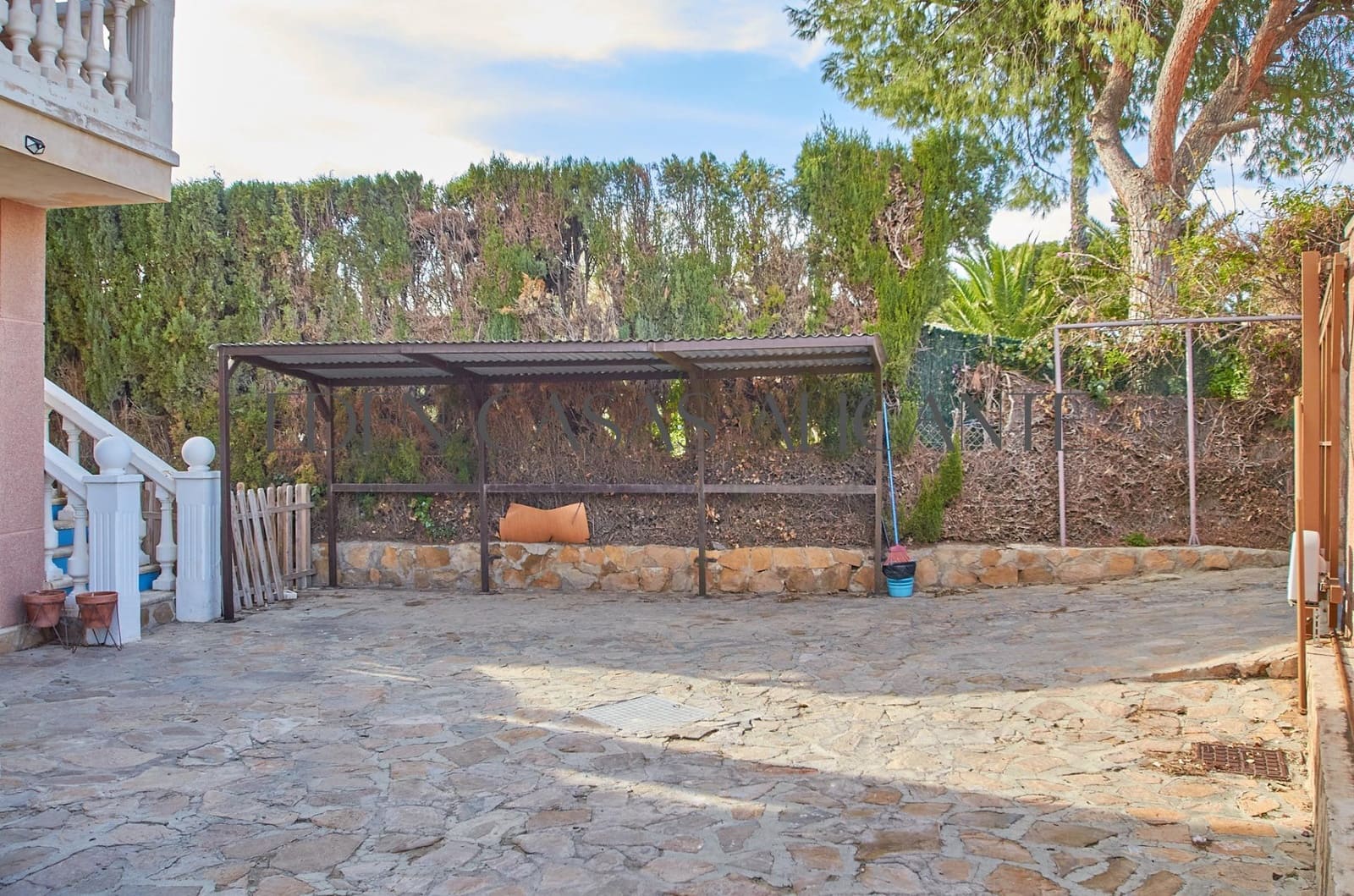 8 bedroom Villa for sale in Muchamiel / Mutxamel with pool - € 570,000 (Ref: 9741858)