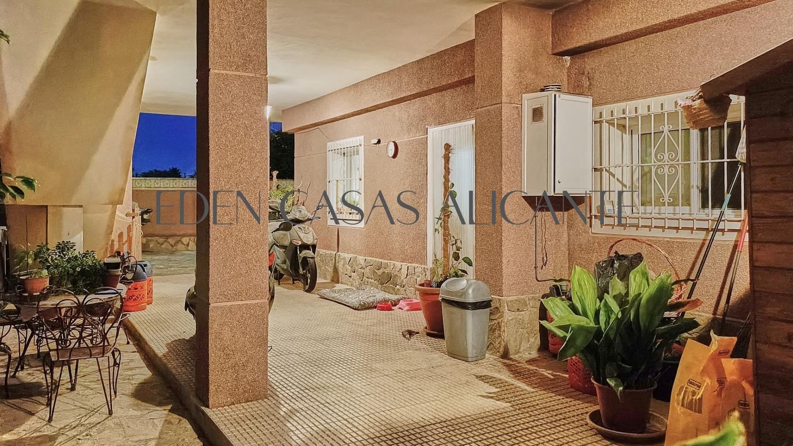 8 soverom Villa til salgs i Muchamiel / Mutxamel med svømmebasseng - € 550 000 (Ref: 9741858)