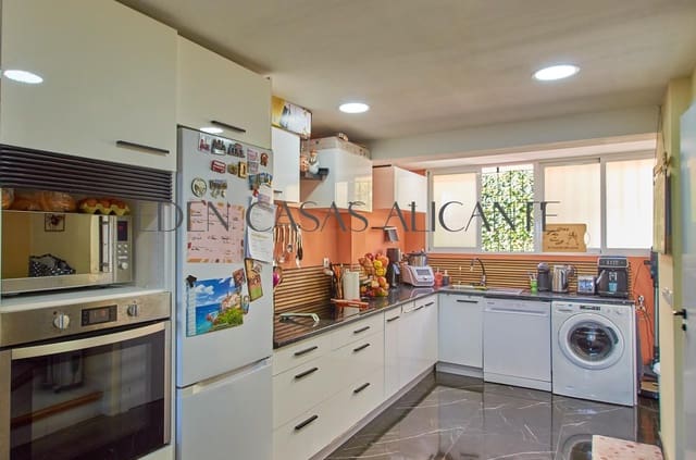 Adosado de 3 habitaciones en El Campello en venta con piscina - 219.000 € (Ref: 9741859)