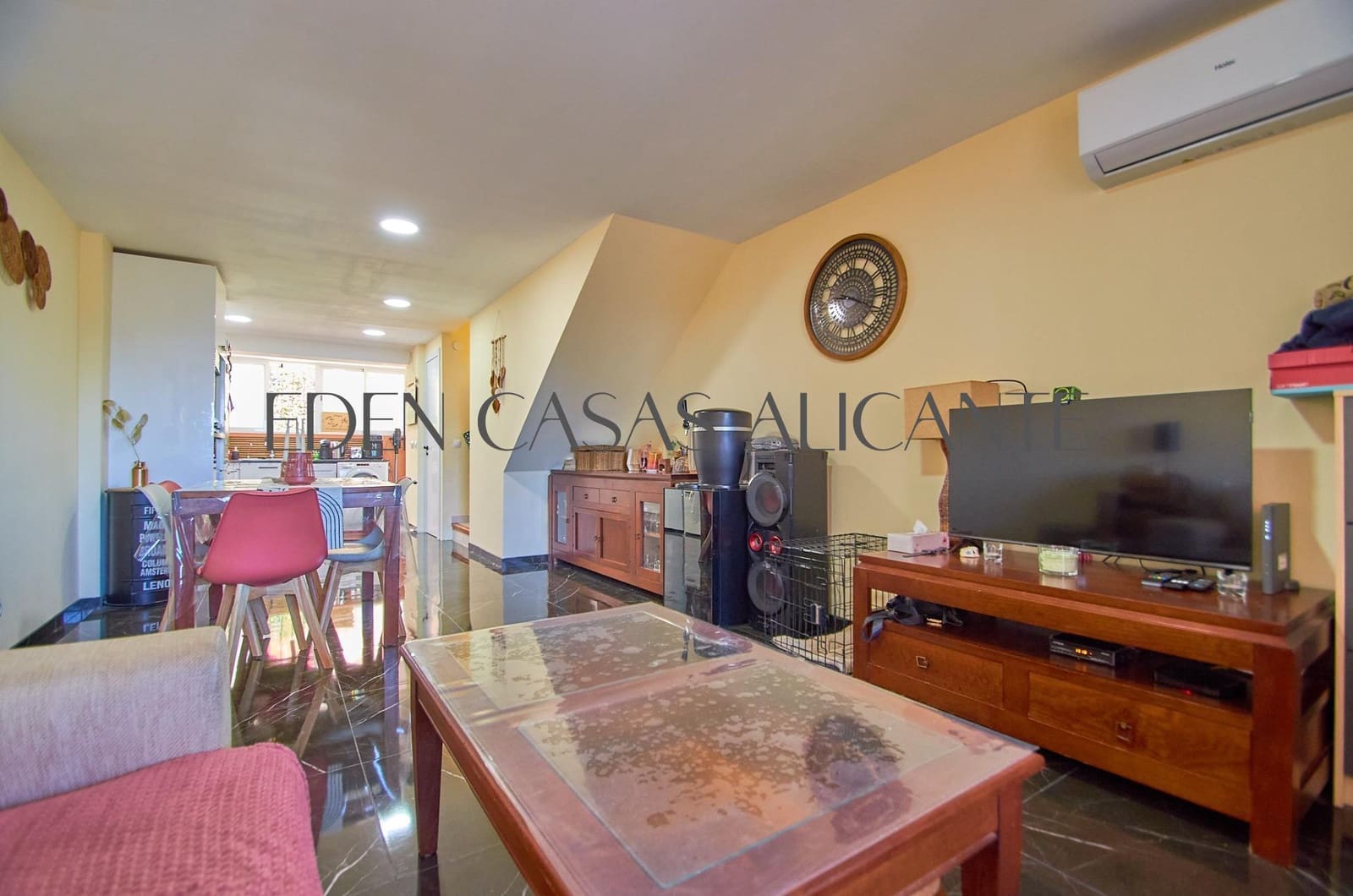 Adosado de 3 habitaciones en El Campello en venta con piscina - 219.000 € (Ref: 9741859)