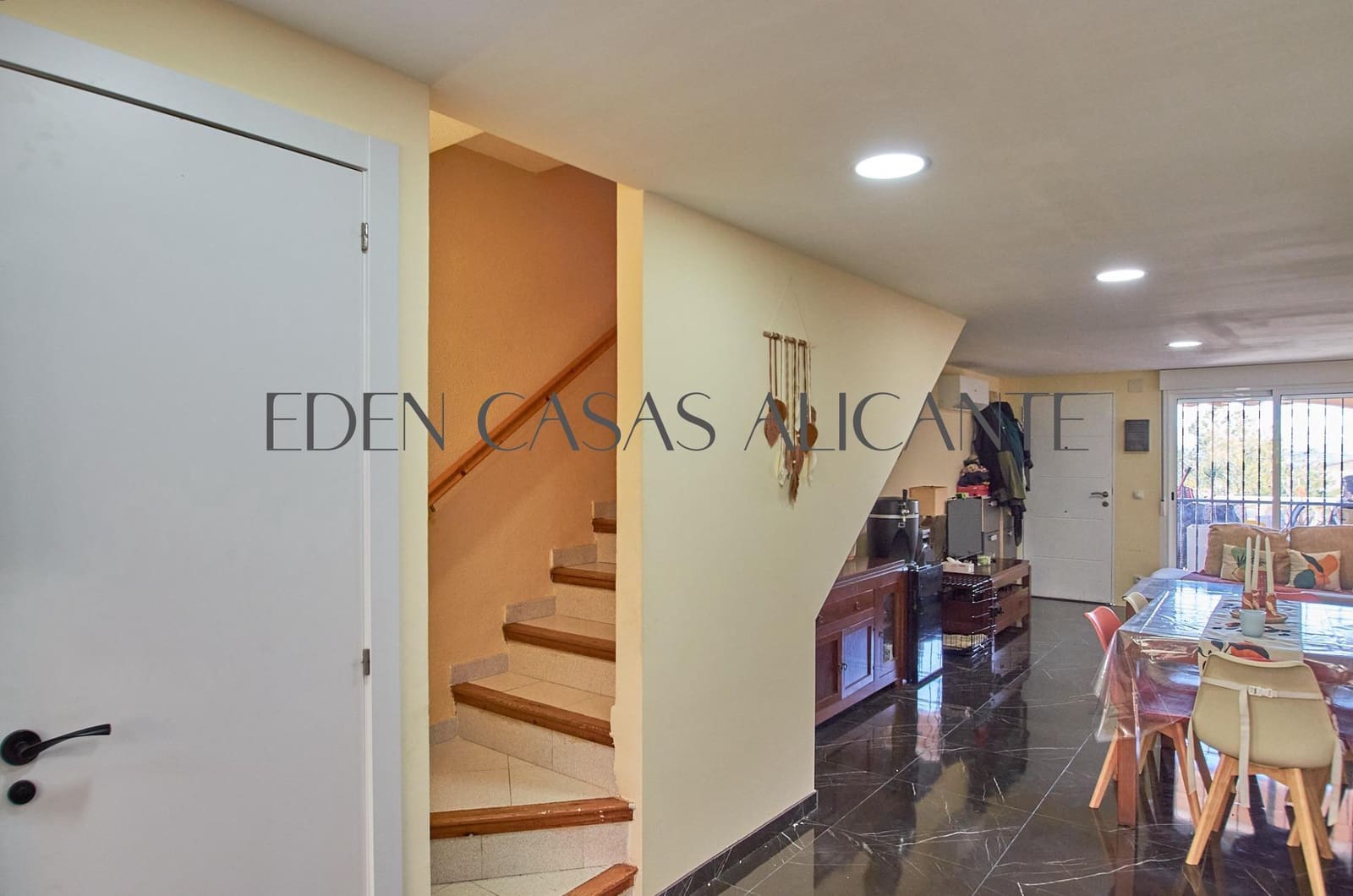 Adosado de 3 habitaciones en El Campello en venta con piscina - 219.000 € (Ref: 9741859)