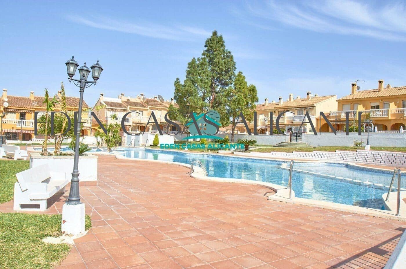 Adosado de 3 habitaciones en El Campello en venta con piscina - 219.000 € (Ref: 9741859)