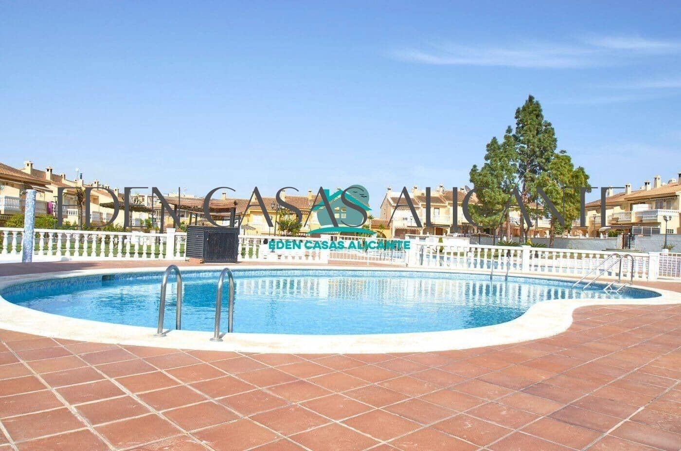 Adosado de 3 habitaciones en El Campello en venta con piscina - 219.000 € (Ref: 9741859)