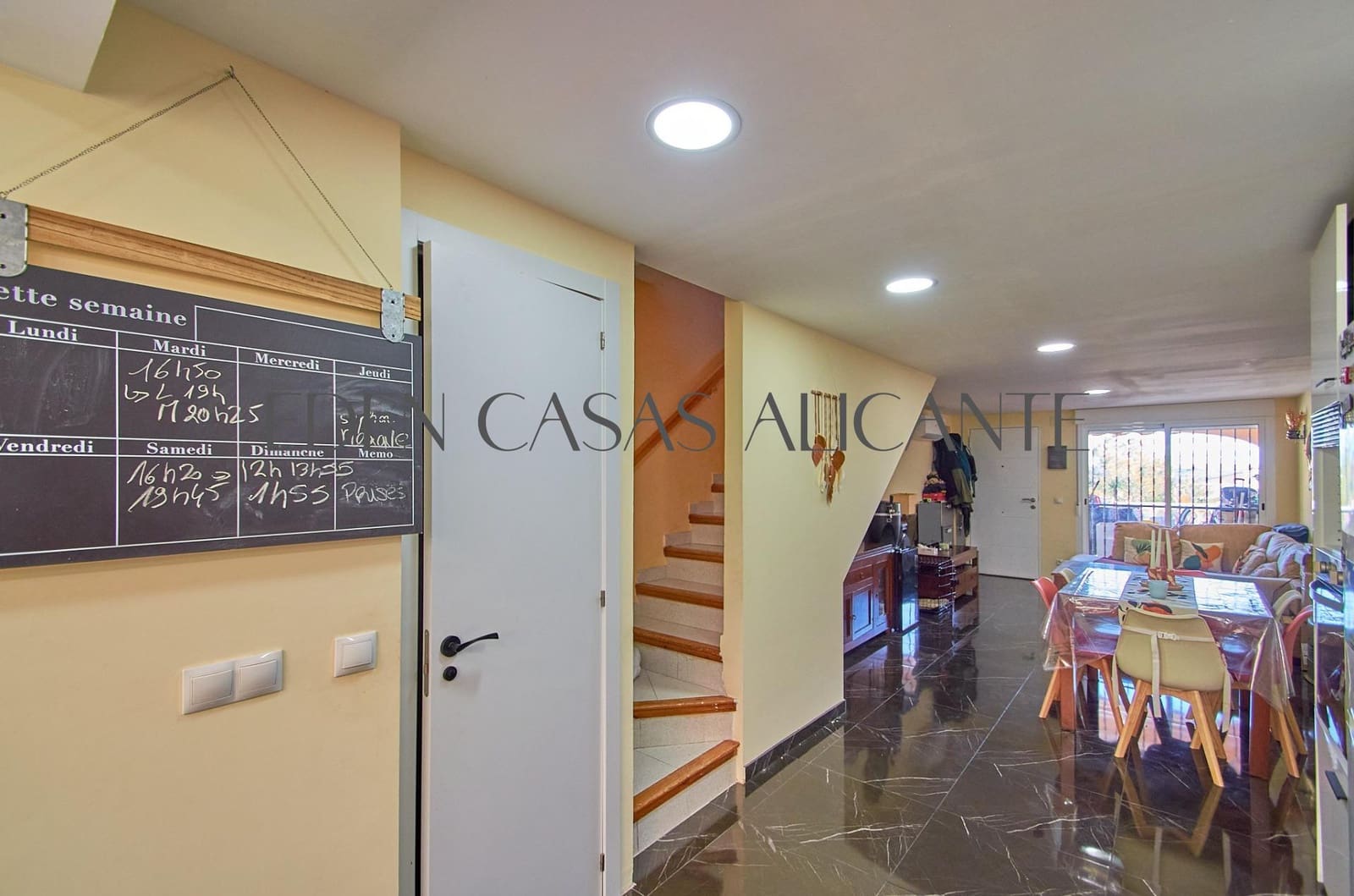 Adosado de 3 habitaciones en El Campello en venta con piscina - 219.000 € (Ref: 9741859)