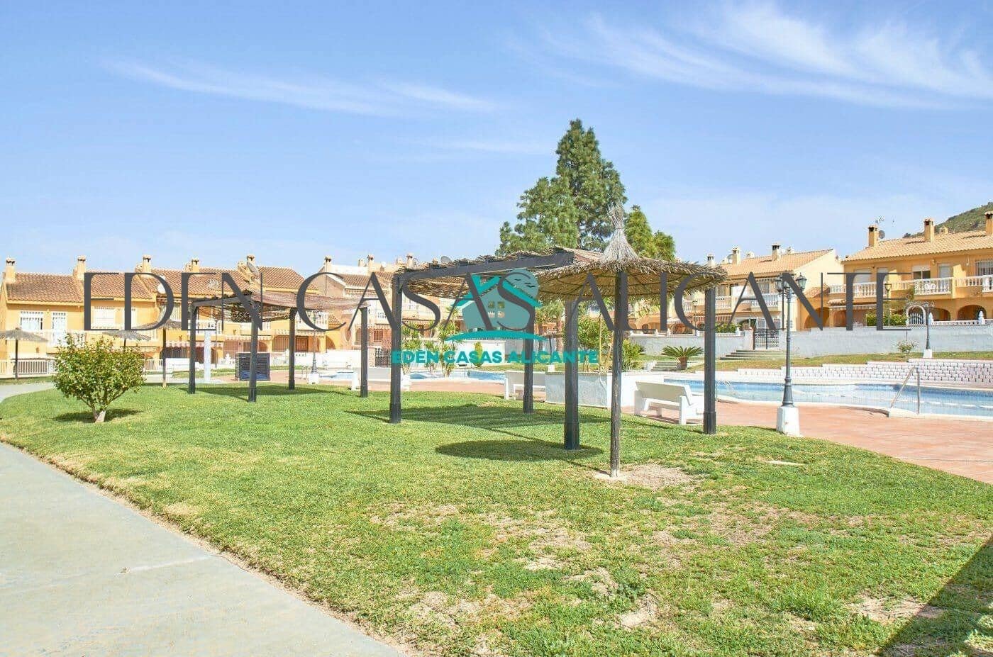 Adosado de 3 habitaciones en El Campello en venta con piscina - 219.000 € (Ref: 9741859)