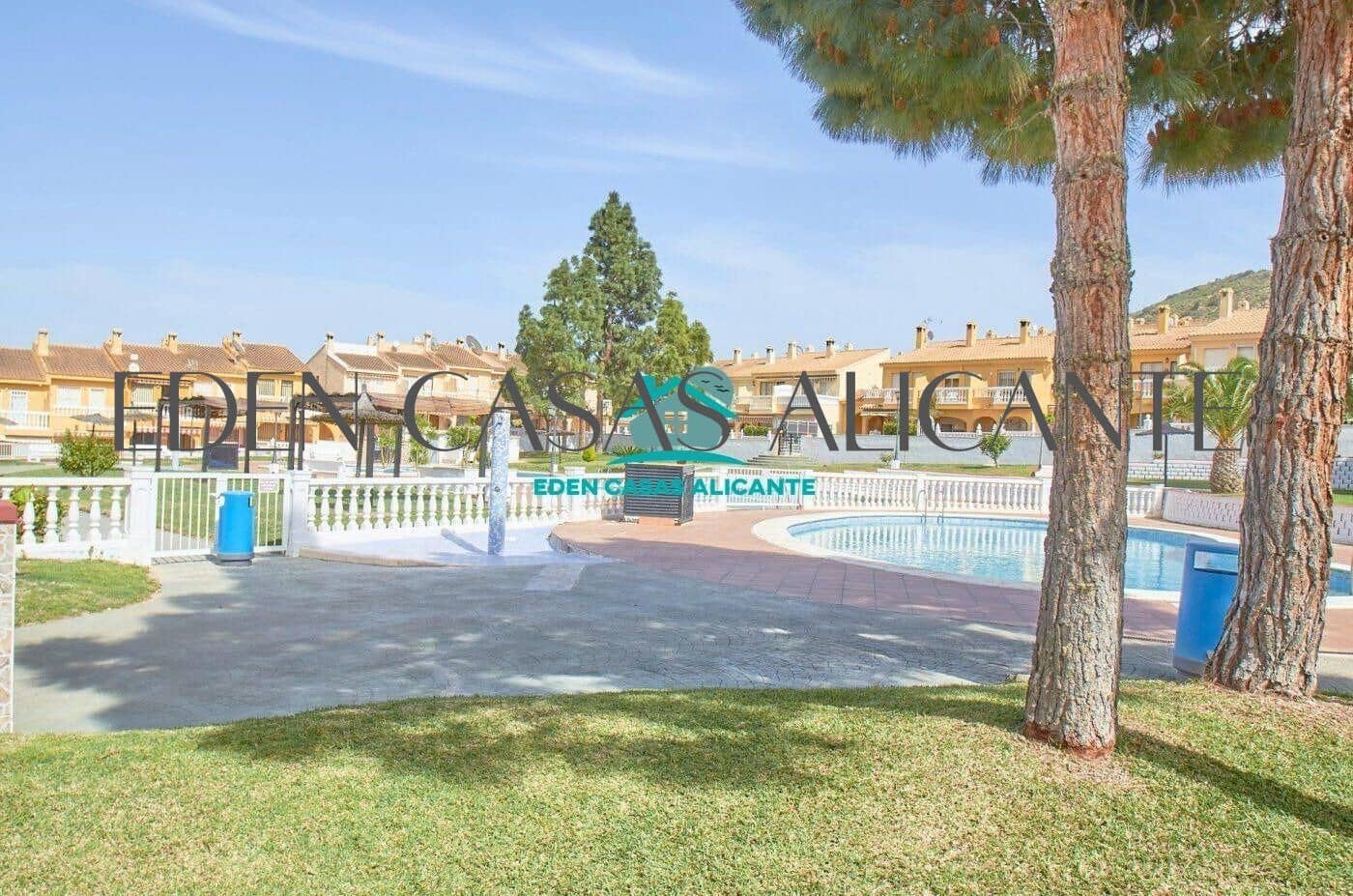 Adosado de 3 habitaciones en El Campello en venta con piscina - 219.000 € (Ref: 9741859)
