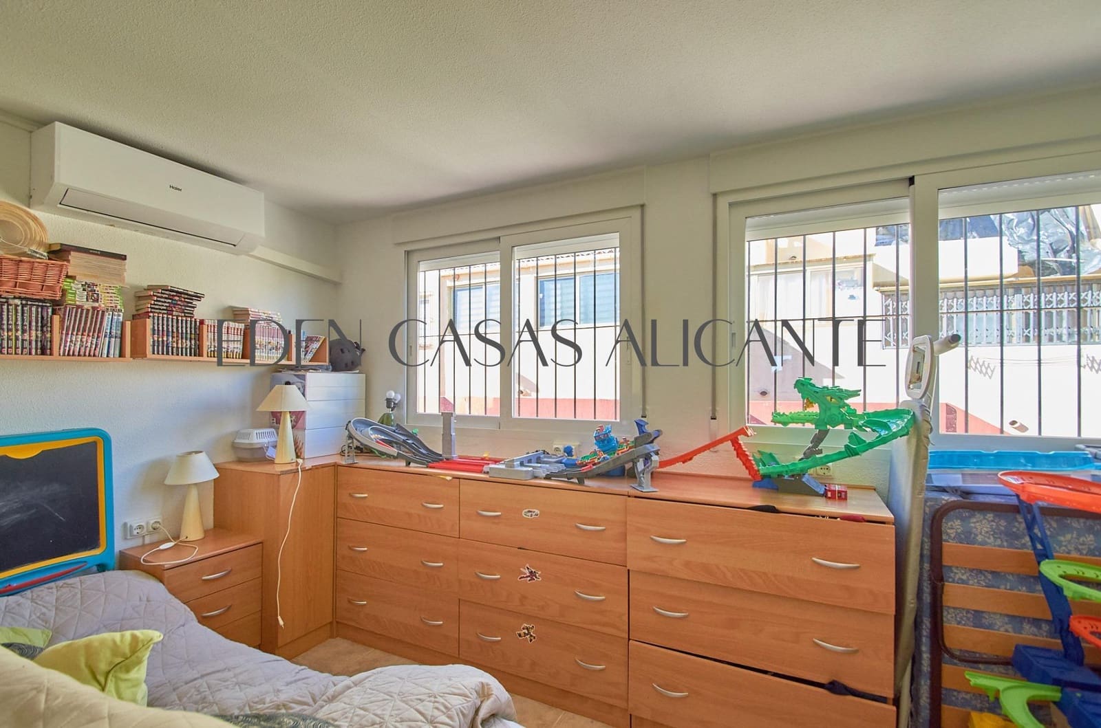 Adosado de 3 habitaciones en El Campello en venta con piscina - 219.000 € (Ref: 9741859)