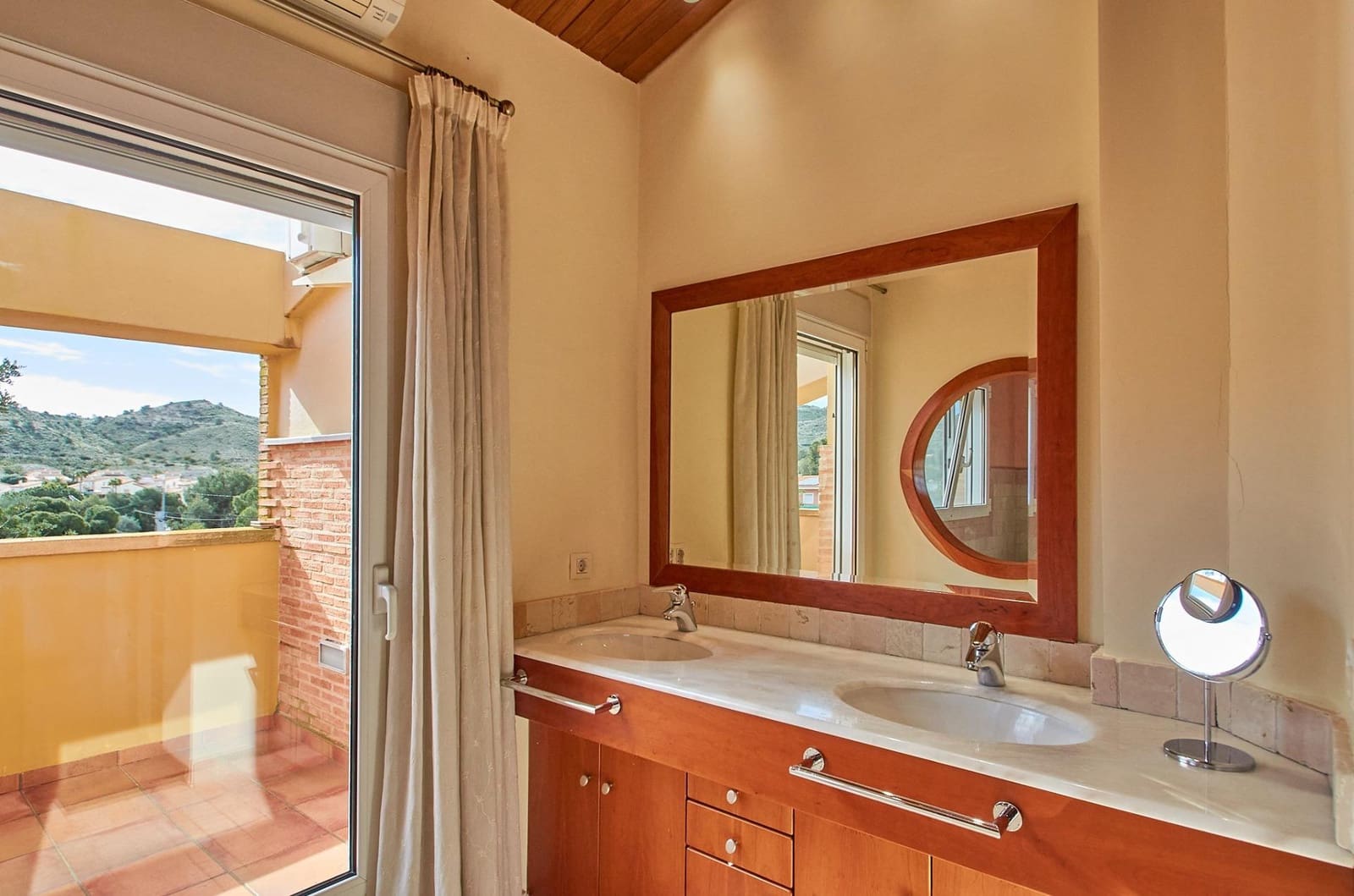 4 slaapkamer Villa te koop in Busot met zwembad garage - € 495.000 (Ref: 9752188)