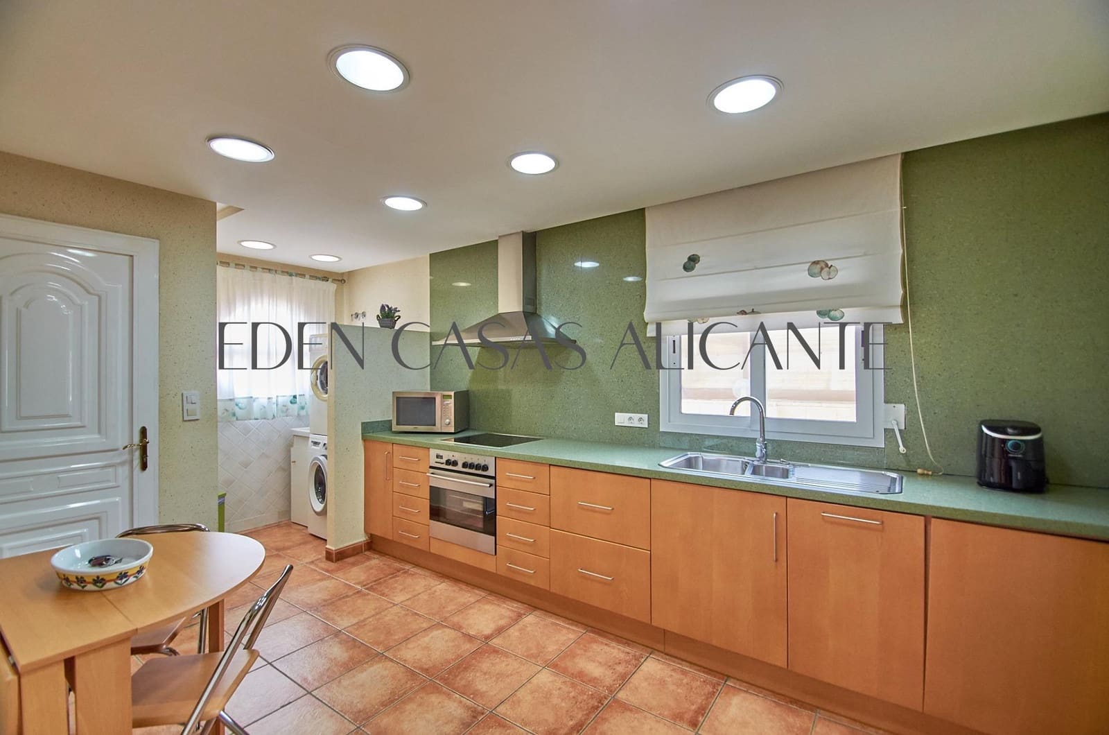 4 slaapkamer Villa te koop in Busot met zwembad garage - € 495.000 (Ref: 9752188)