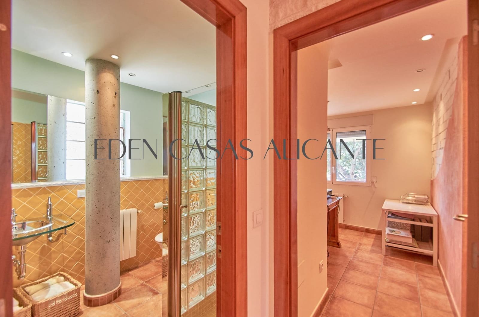 4 slaapkamer Villa te koop in Busot met zwembad garage - € 495.000 (Ref: 9752188)