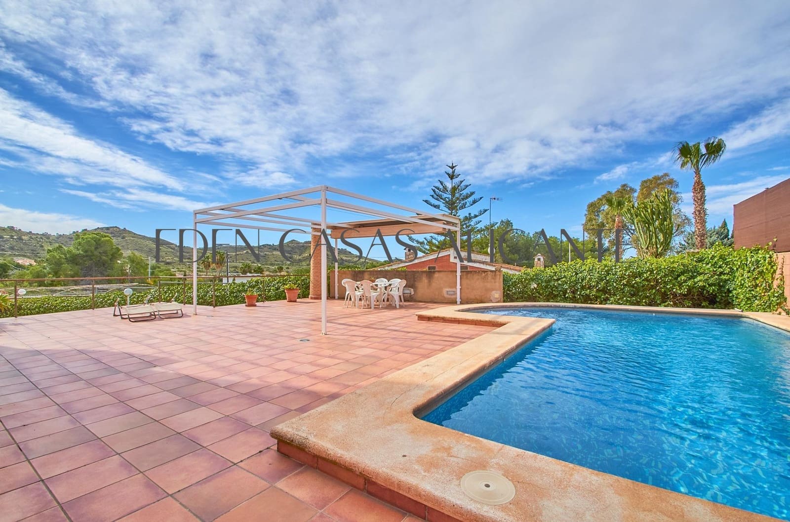 4 slaapkamer Villa te koop in Busot met zwembad garage - € 495.000 (Ref: 9752188)