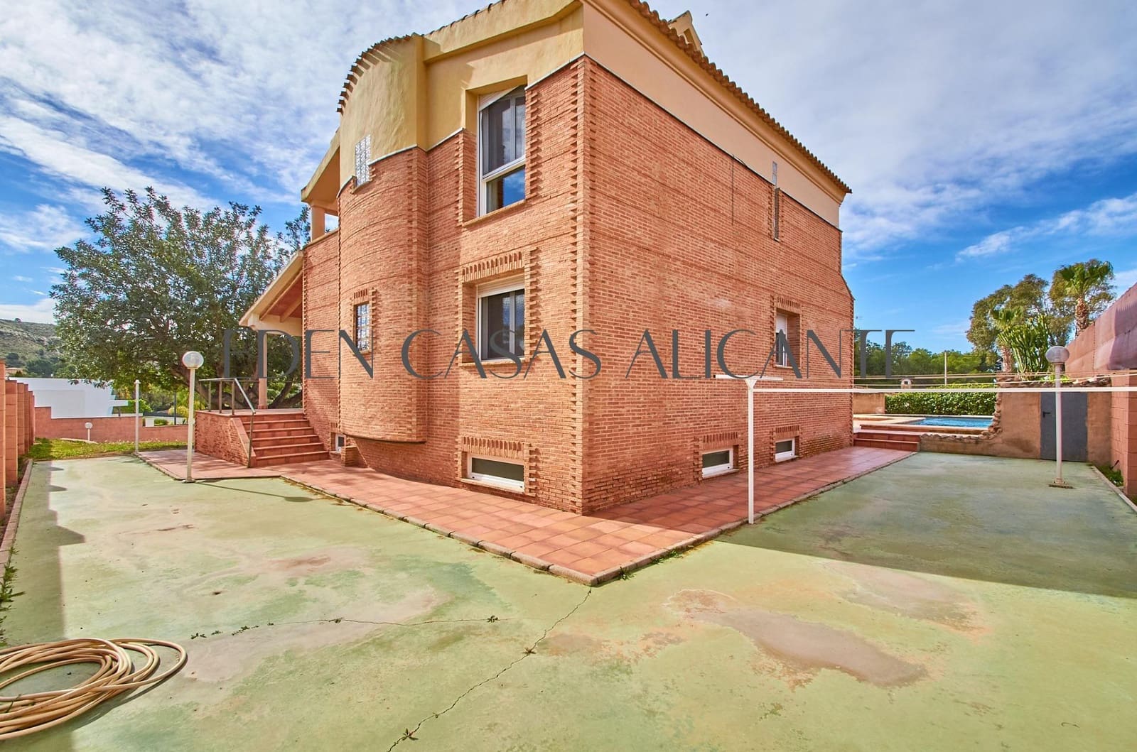 4 slaapkamer Villa te koop in Busot met zwembad garage - € 495.000 (Ref: 9752188)